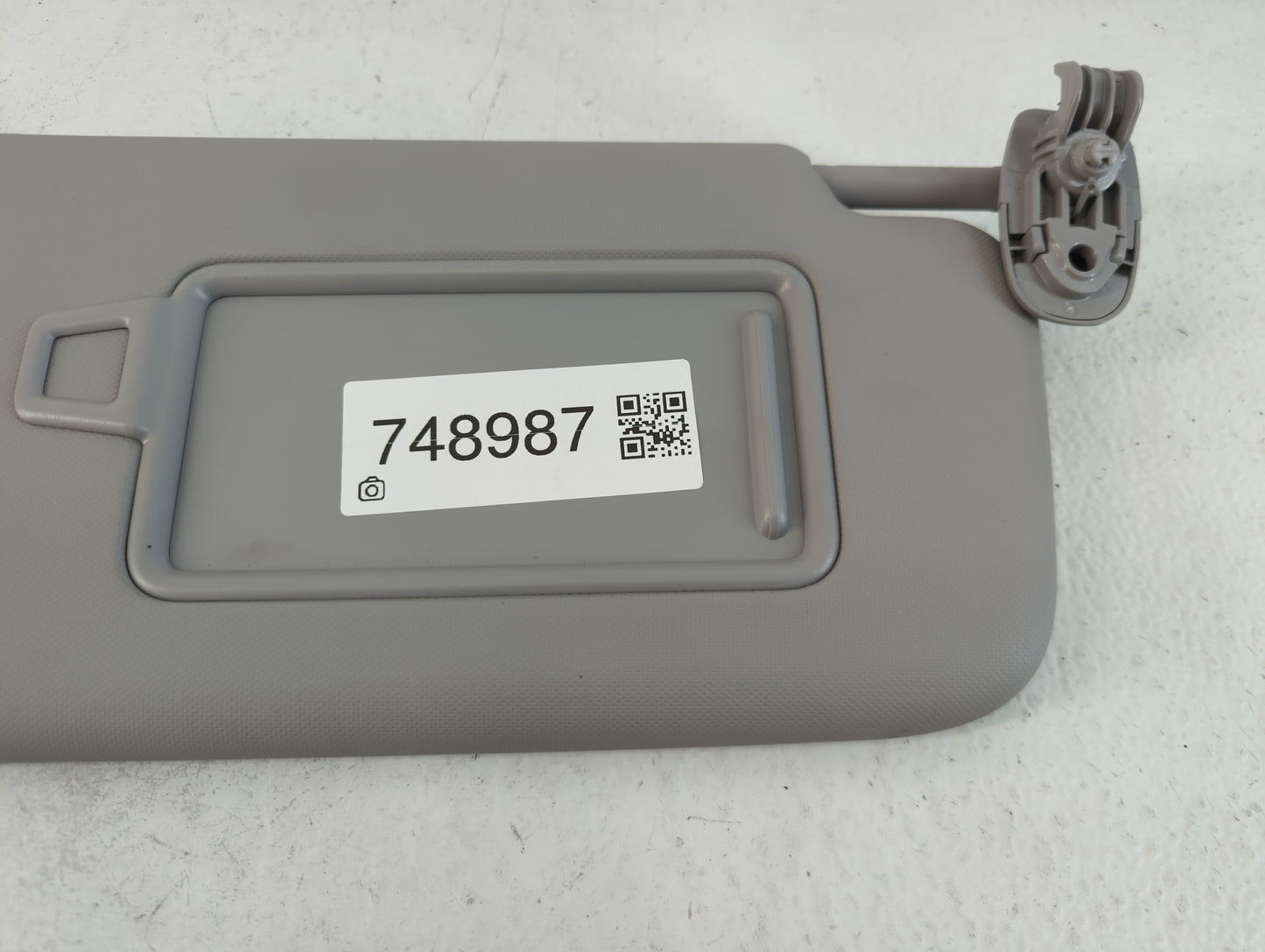 2022 Hyundai Kona Sun Visor Shade Replacement Passenger Right Mirror Fits OEM Used Auto Parts - Oemusedautoparts1.com