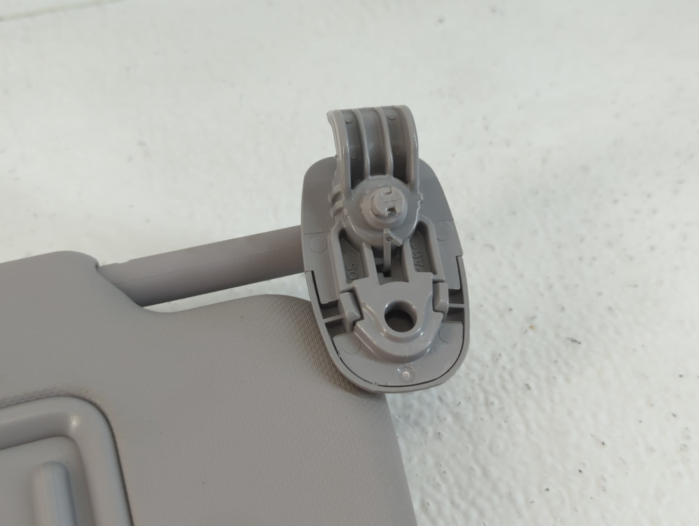 2022 Hyundai Kona Sun Visor Shade Replacement Passenger Right Mirror Fits OEM Used Auto Parts - Oemusedautoparts1.com