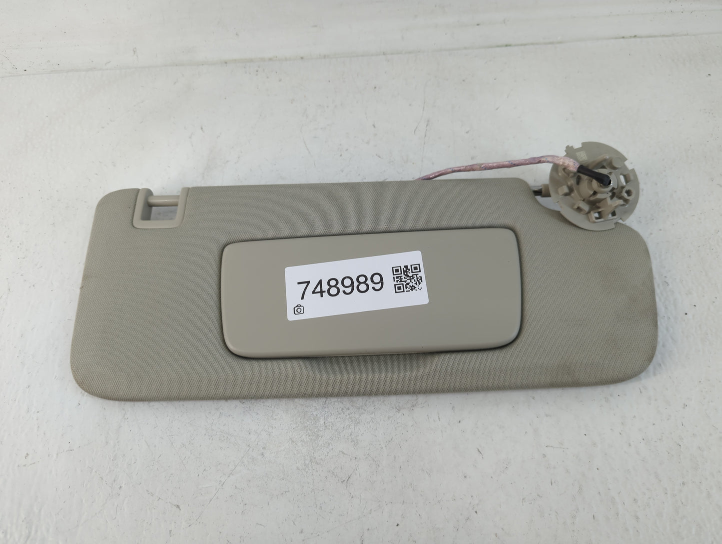 2020 Gmc Terrain Sun Visor Shade Replacement Passenger Right Mirror Fits OEM Used Auto Parts - Oemusedautoparts1.com