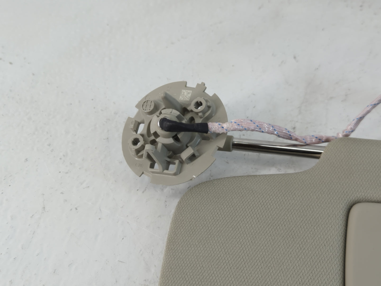 2022 Gmc Terrain Sun Visor Shade Replacement Passenger Right Mirror Fits OEM Used Auto Parts - Oemusedautoparts1.com