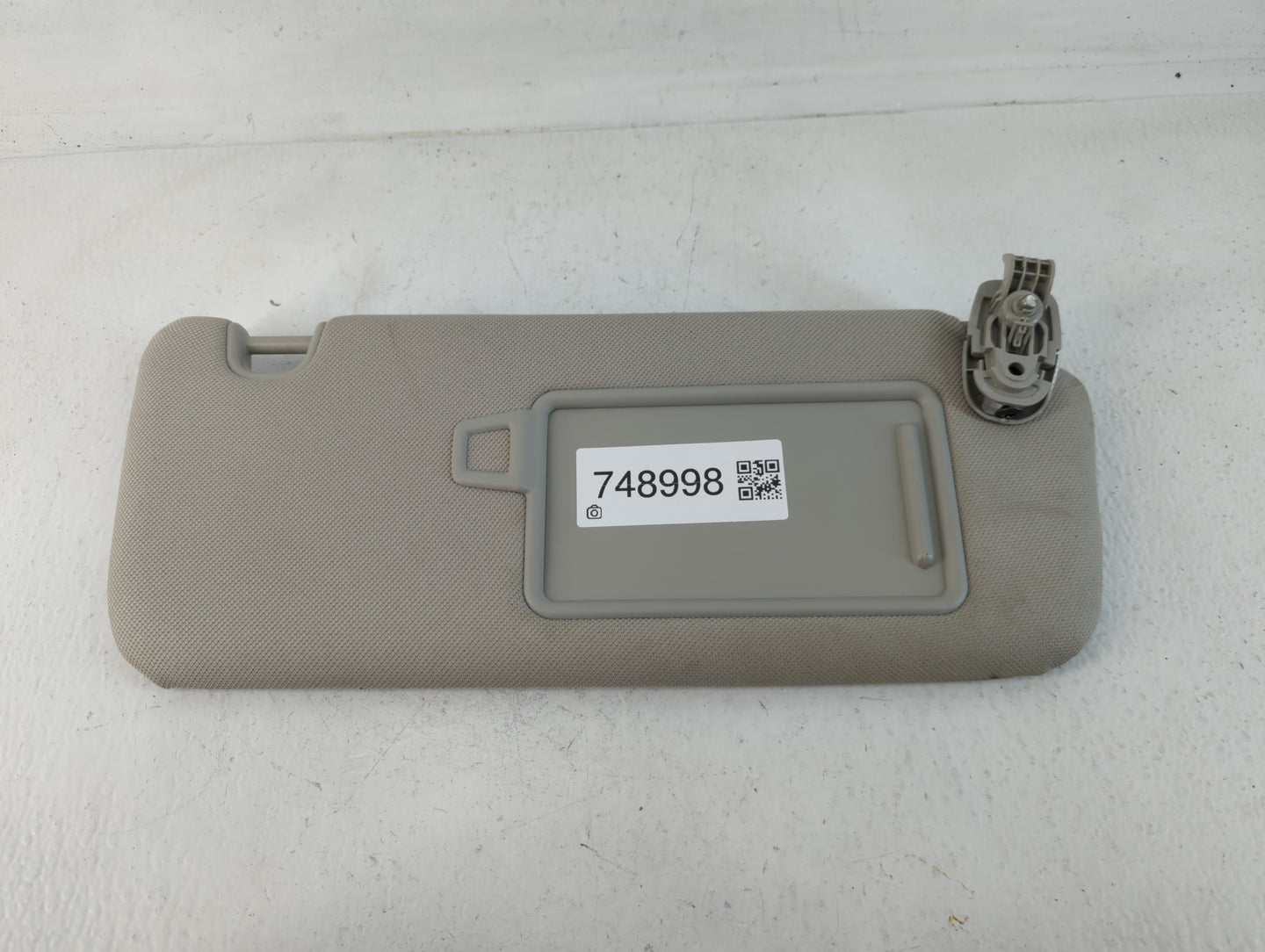 2021 Kia Sorento Sun Visor Shade Replacement Passenger Right Mirror Fits OEM Used Auto Parts - Oemusedautoparts1.com
