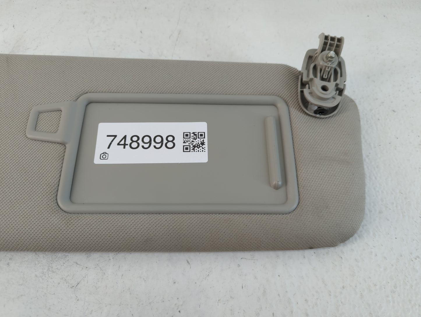 2021 Kia Sorento Sun Visor Shade Replacement Passenger Right Mirror Fits OEM Used Auto Parts - Oemusedautoparts1.com