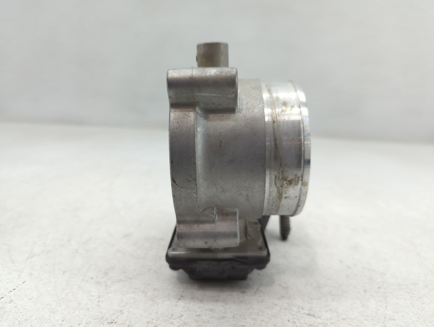 2011-2016 Ford F-150 Throttle Body P/N:000154608 Fits Fits 2011 2012 2013 2014 2015 2016 2017 2018 2019 OEM Used Auto Parts - Oemusedautoparts1.com