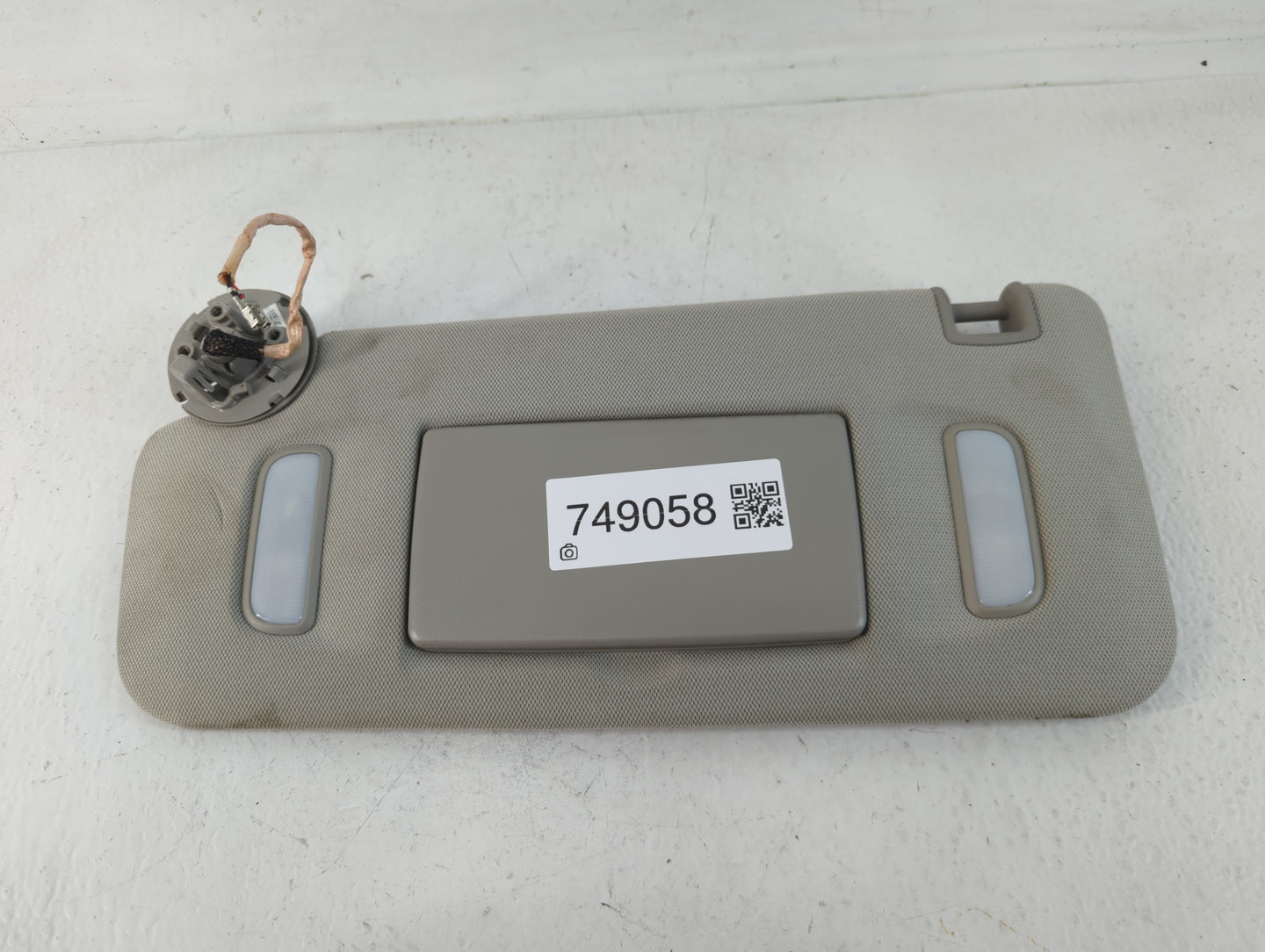 2012-2014 Chevrolet Orlando Sun Visor Shade Replacement Driver Left Mirror Fits Fits 2012 2013 2014 OEM Used Auto Parts - Oemusedautoparts1.com