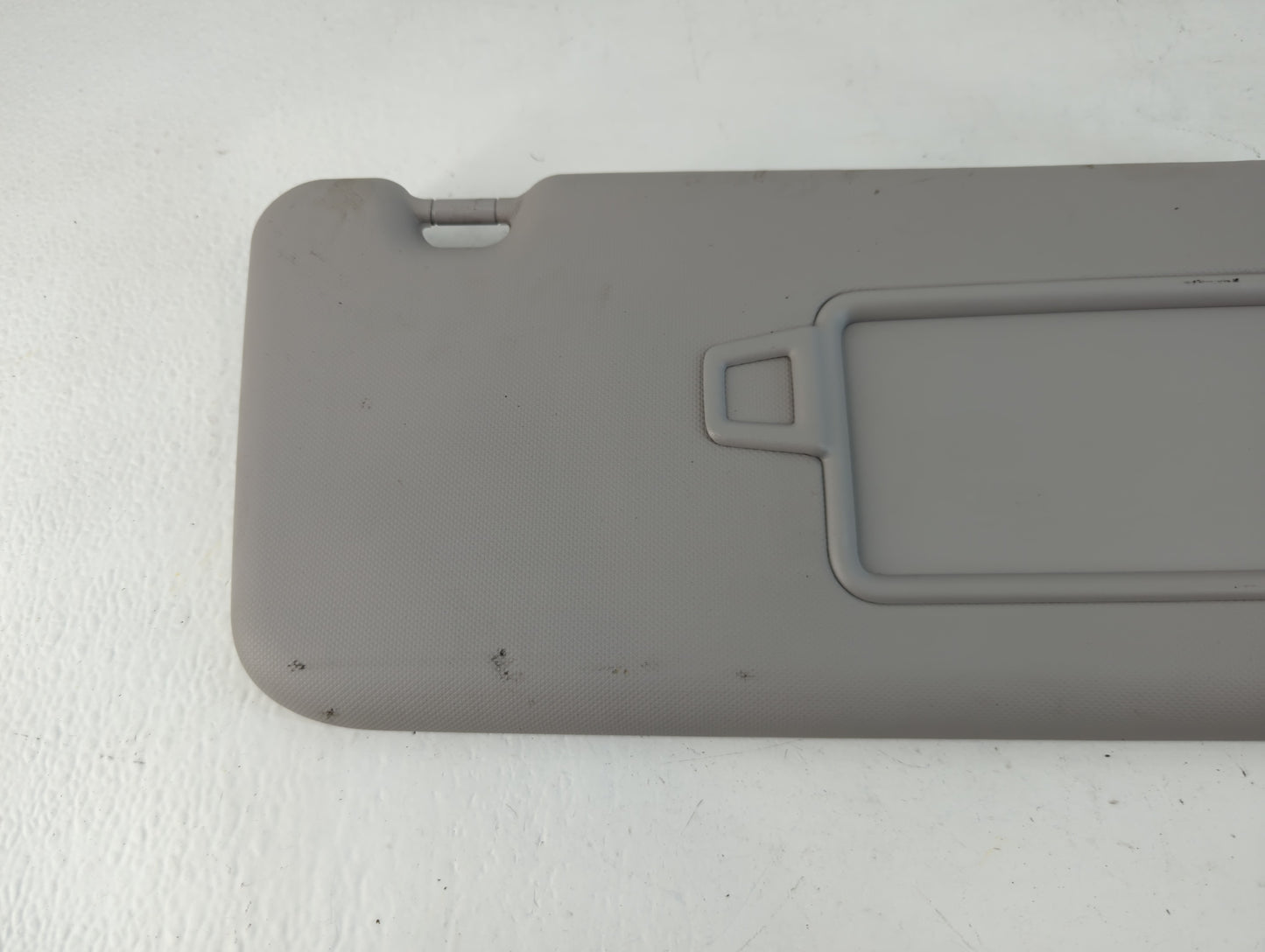 2018-2021 Hyundai Kona Sun Visor Shade Replacement Passenger Right Mirror Fits Fits 2018 2019 2020 2021 OEM Used Auto Parts - Oemusedautoparts1.com