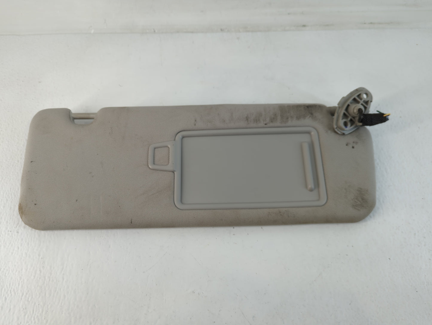 2016-2020 Kia Sorento Sun Visor Shade Replacement Passenger Right Mirror Fits Fits 2016 2017 2018 2019 2020 OEM Used Auto Parts - Oemusedautoparts1.com
