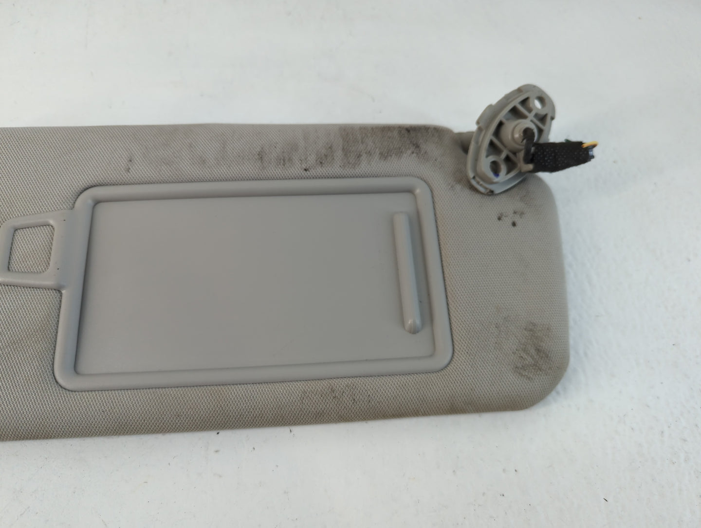 2016-2020 Kia Sorento Sun Visor Shade Replacement Passenger Right Mirror Fits Fits 2016 2017 2018 2019 2020 OEM Used Auto Parts - Oemusedautoparts1.com