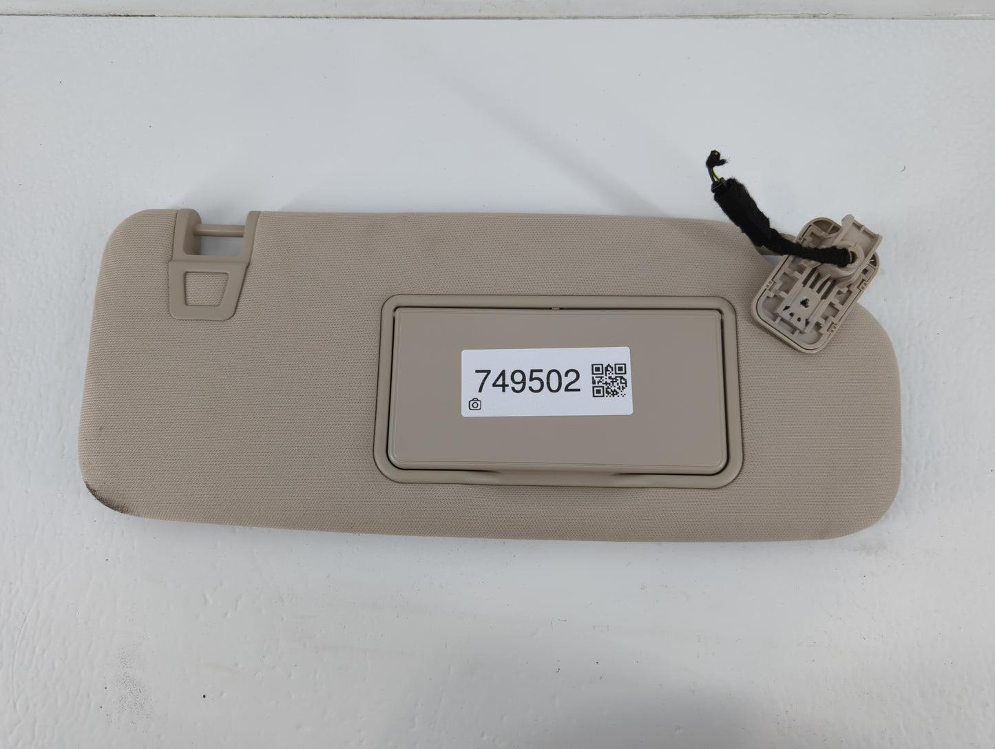 2023 Lincoln Aviator Sun Visor Shade Replacement Passenger Right Mirror Fits OEM Used Auto Parts - Oemusedautoparts1.com