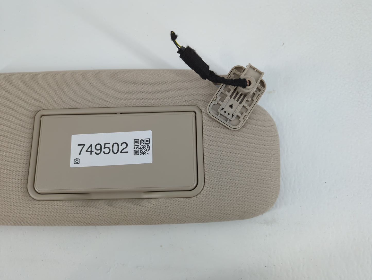 2023 Lincoln Aviator Sun Visor Shade Replacement Passenger Right Mirror Fits OEM Used Auto Parts - Oemusedautoparts1.com