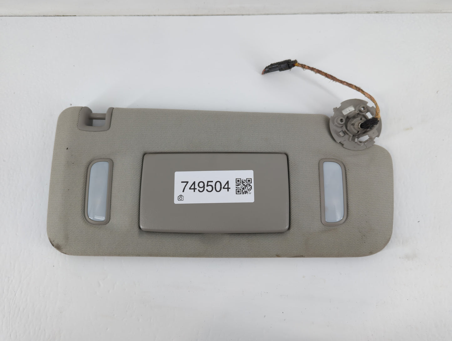 2010-2017 Chevrolet Equinox Sun Visor Shade Replacement Passenger Right Mirror Fits Fits 2010 2011 2012 2013 2014 2015 2016 2017 OEM Used Auto Parts - Oemusedautoparts1.com