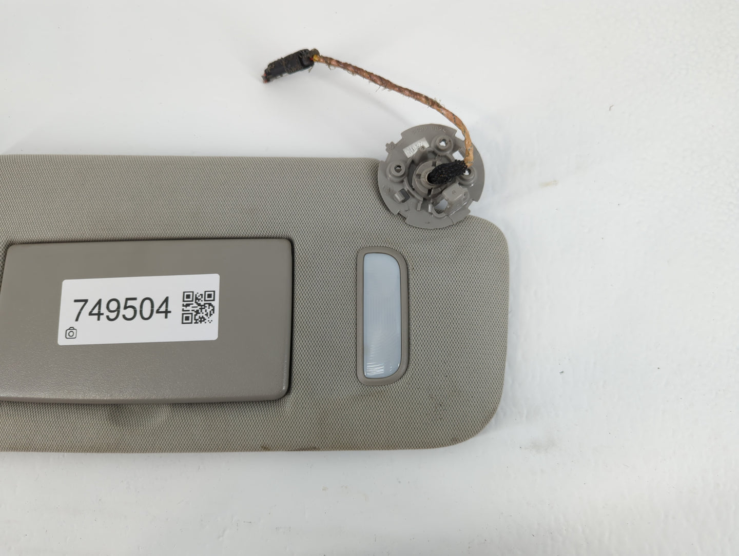 2010-2017 Chevrolet Equinox Sun Visor Shade Replacement Passenger Right Mirror Fits Fits 2010 2011 2012 2013 2014 2015 2016 2017 OEM Used Auto Parts - Oemusedautoparts1.com