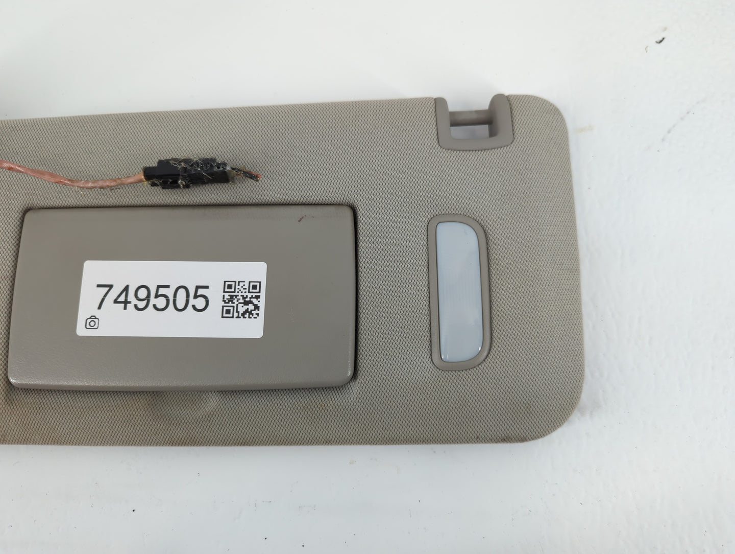 2010-2017 Chevrolet Equinox Sun Visor Shade Replacement Driver Left Mirror Fits Fits 2010 2011 2012 2013 2014 2015 2016 2017 OEM Used Auto Parts - Oemusedautoparts1.com