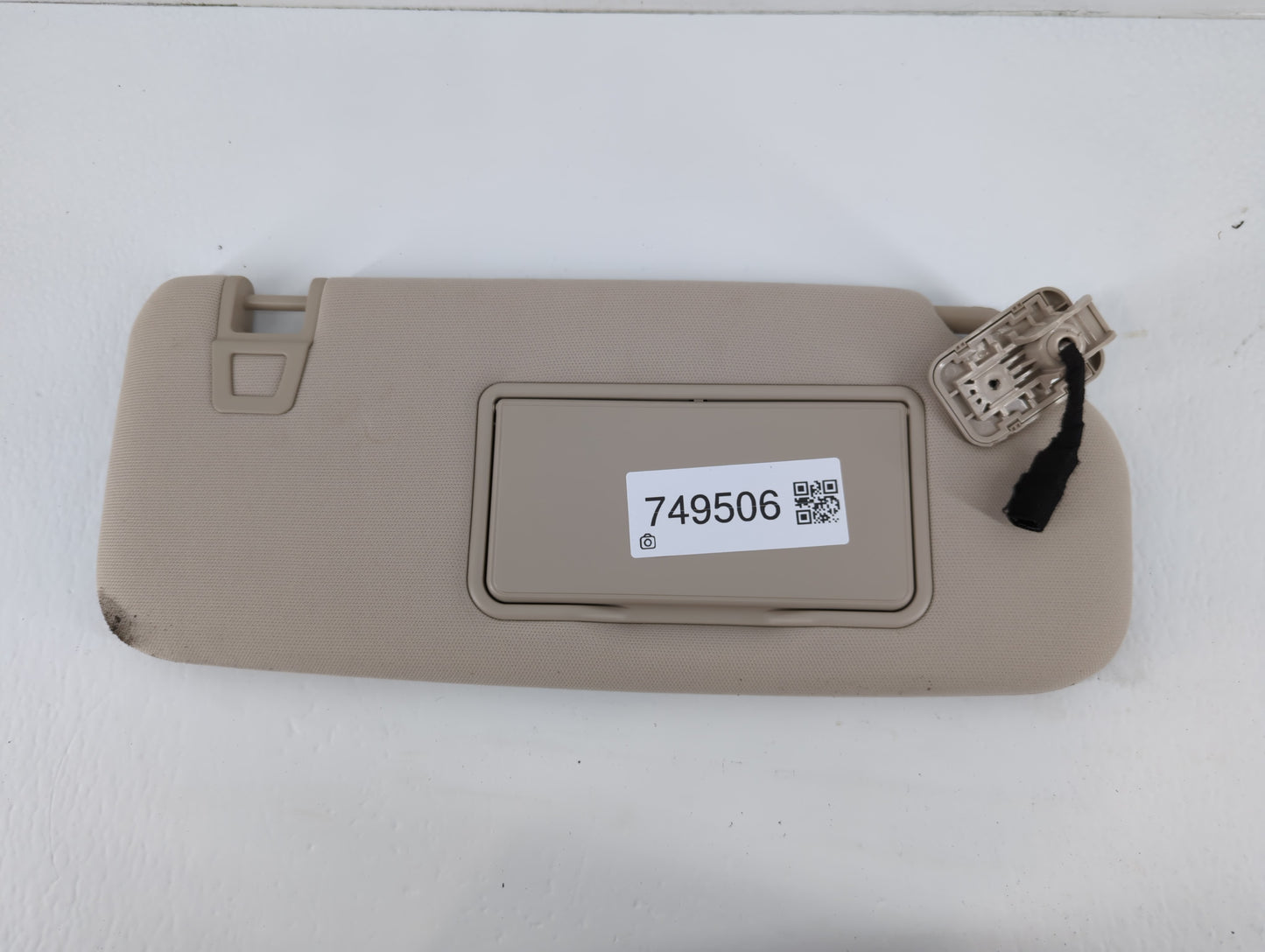 2023 Ford Explorer Sun Visor Shade Replacement Passenger Right Mirror Fits OEM Used Auto Parts - Oemusedautoparts1.com