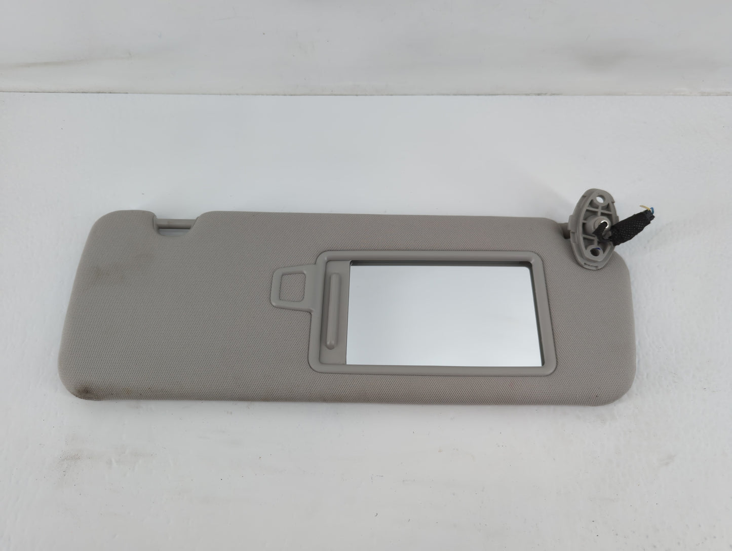 2016-2020 Kia Sorento Sun Visor Shade Replacement Passenger Right Mirror Fits Fits 2016 2017 2018 2019 2020 OEM Used Auto Parts - Oemusedautoparts1.com