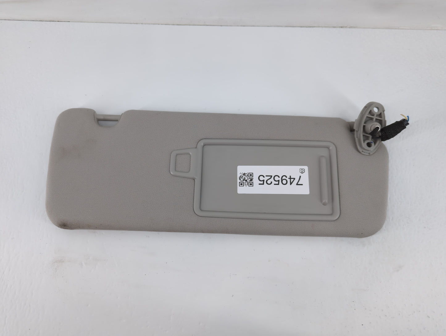 2016-2020 Kia Sorento Sun Visor Shade Replacement Passenger Right Mirror Fits Fits 2016 2017 2018 2019 2020 OEM Used Auto Parts - Oemusedautoparts1.com