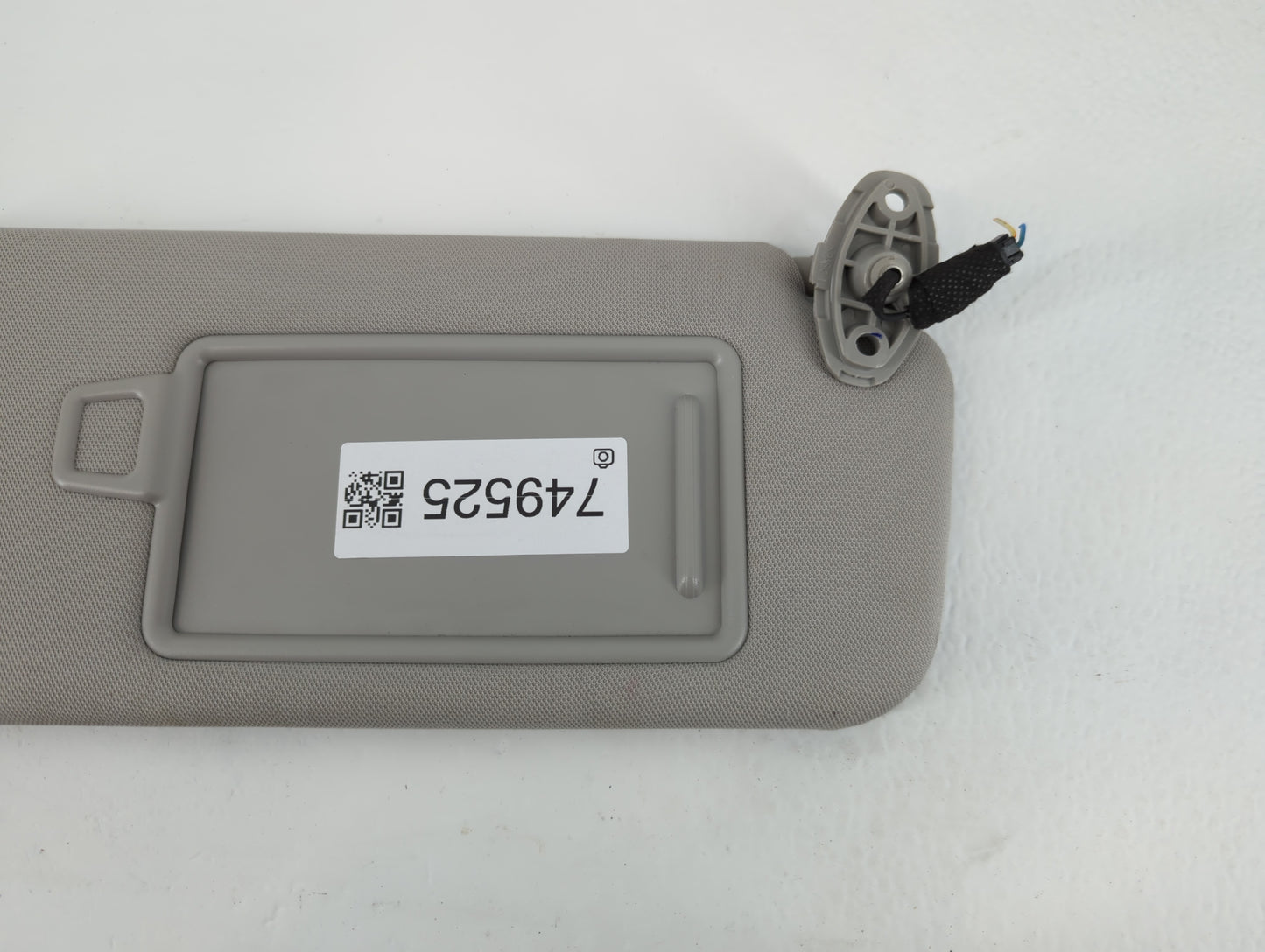 2016-2020 Kia Sorento Sun Visor Shade Replacement Passenger Right Mirror Fits Fits 2016 2017 2018 2019 2020 OEM Used Auto Parts - Oemusedautoparts1.com