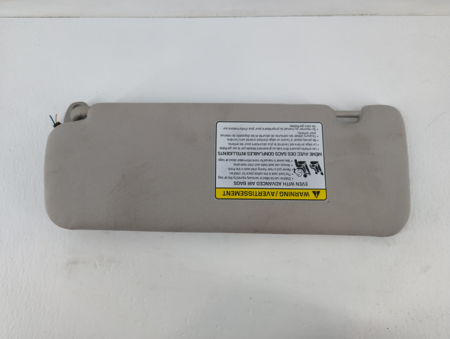 2016-2020 Kia Sorento Sun Visor Shade Replacement Passenger Right Mirror Fits Fits 2016 2017 2018 2019 2020 OEM Used Auto Parts - Oemusedautoparts1.com