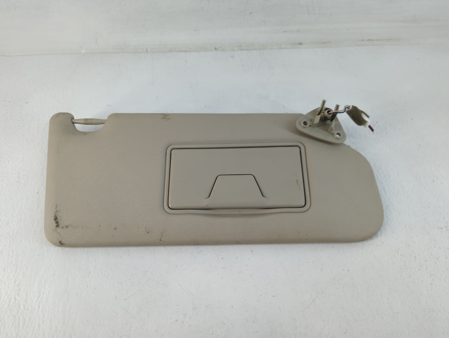 2014-2015 Mitsubishi Outlander Sun Visor Shade Replacement Passenger Right Mirror Fits Fits 2014 2015 OEM Used Auto Parts - Oemusedautoparts1.com