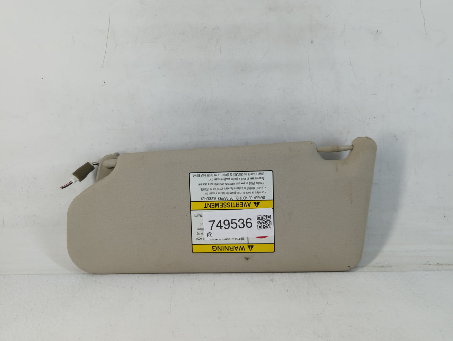 2014-2015 Mitsubishi Outlander Sun Visor Shade Replacement Passenger Right Mirror Fits Fits 2014 2015 OEM Used Auto Parts - Oemusedautoparts1.com