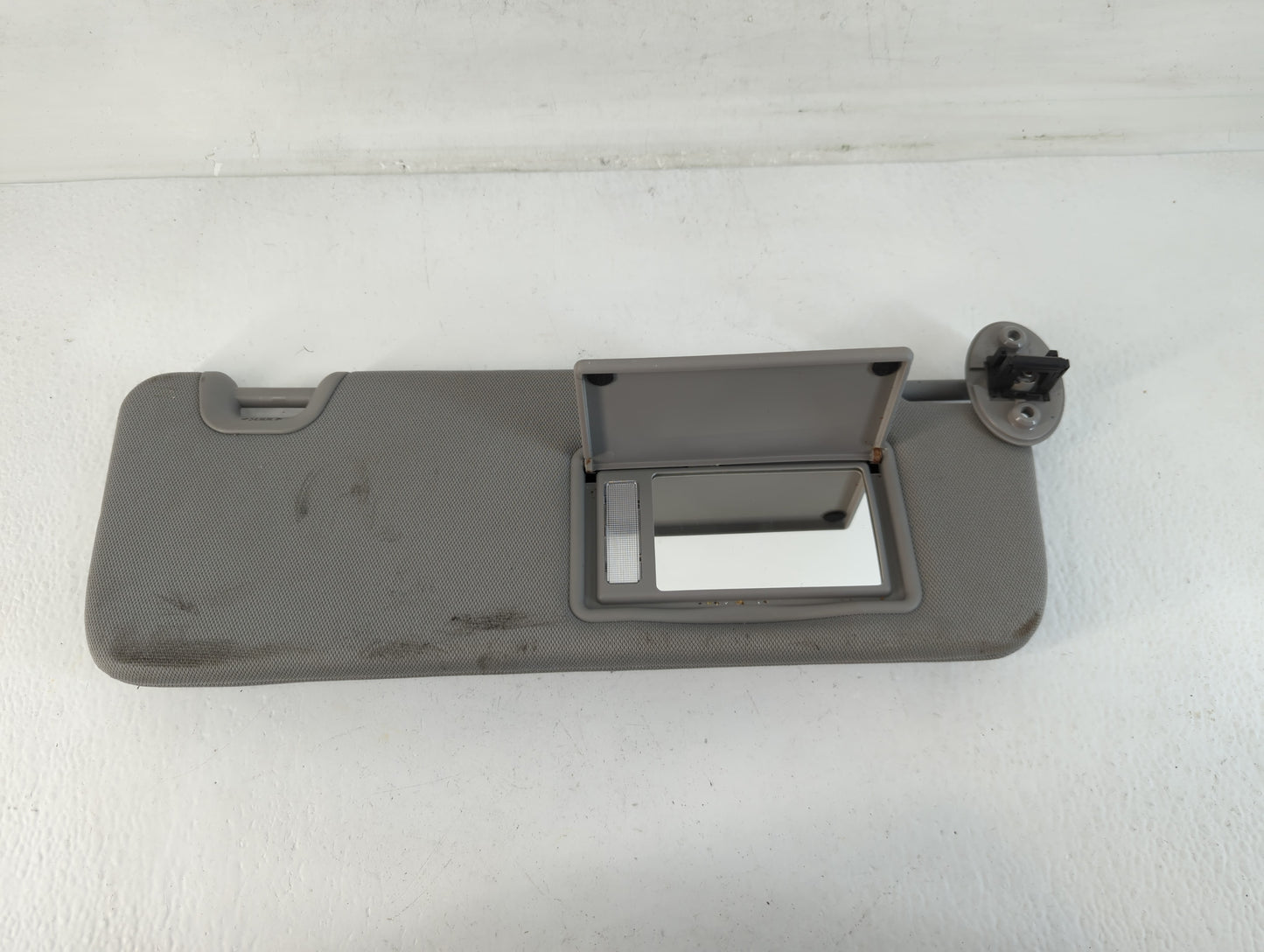 2014-2019 Toyota Highlander Sun Visor Shade Replacement Passenger Right Mirror Fits Fits 2014 2015 2016 2017 2018 2019 OEM Used Auto Parts - Oemusedautoparts1.com