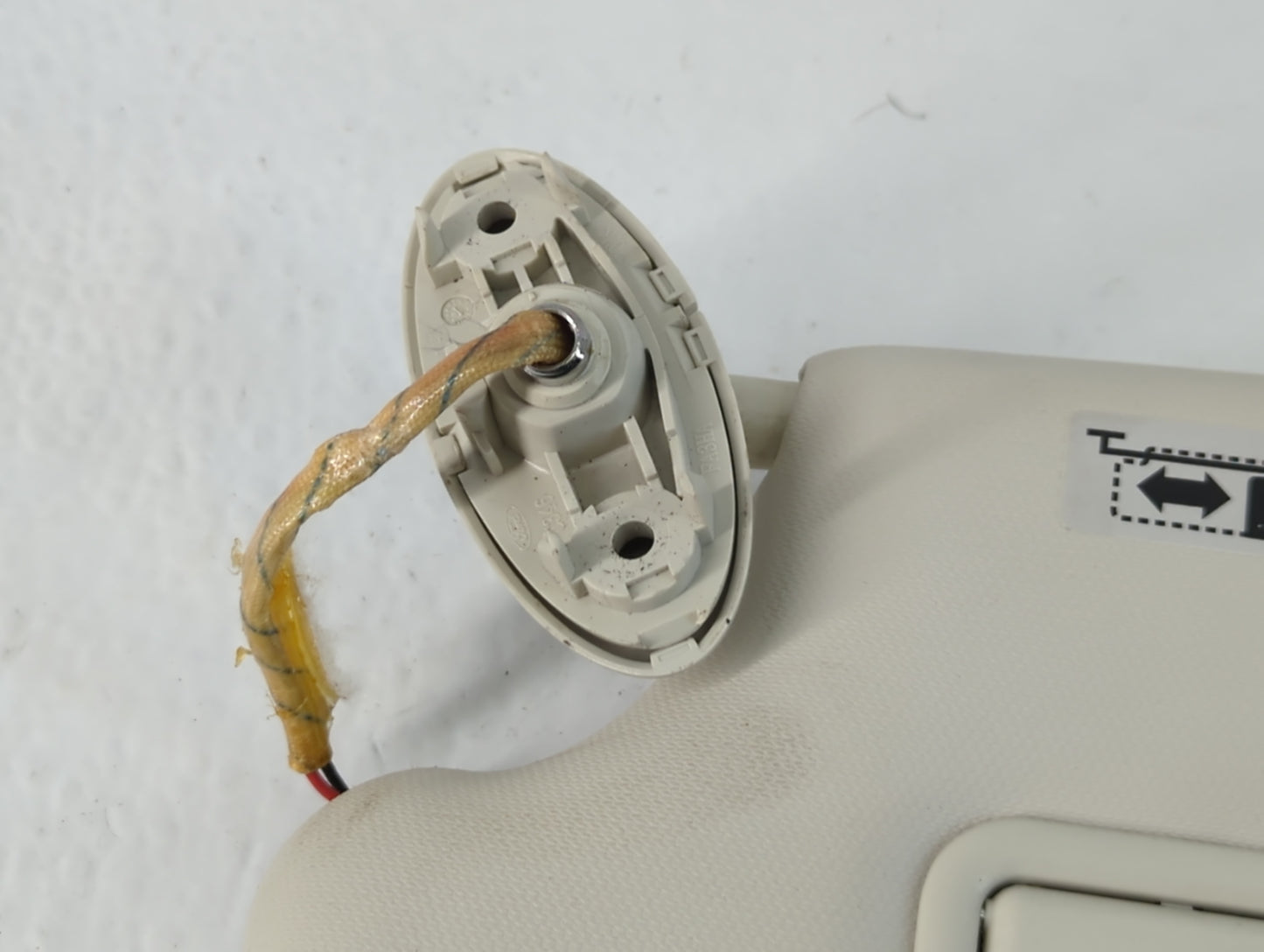 2013-2018 Ford Focus Sun Visor Shade Replacement Driver Left Mirror Fits Fits 2013 2014 2015 2016 2017 2018 OEM Used Auto Parts - Oemusedautoparts1.com