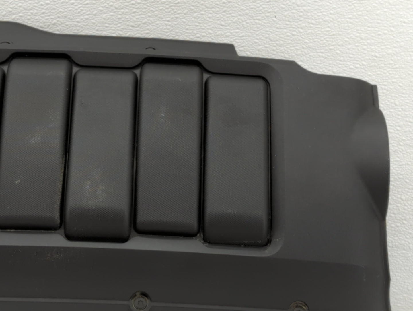 2012 Buick Enclave Engine Cover - Oemusedautoparts1.com
