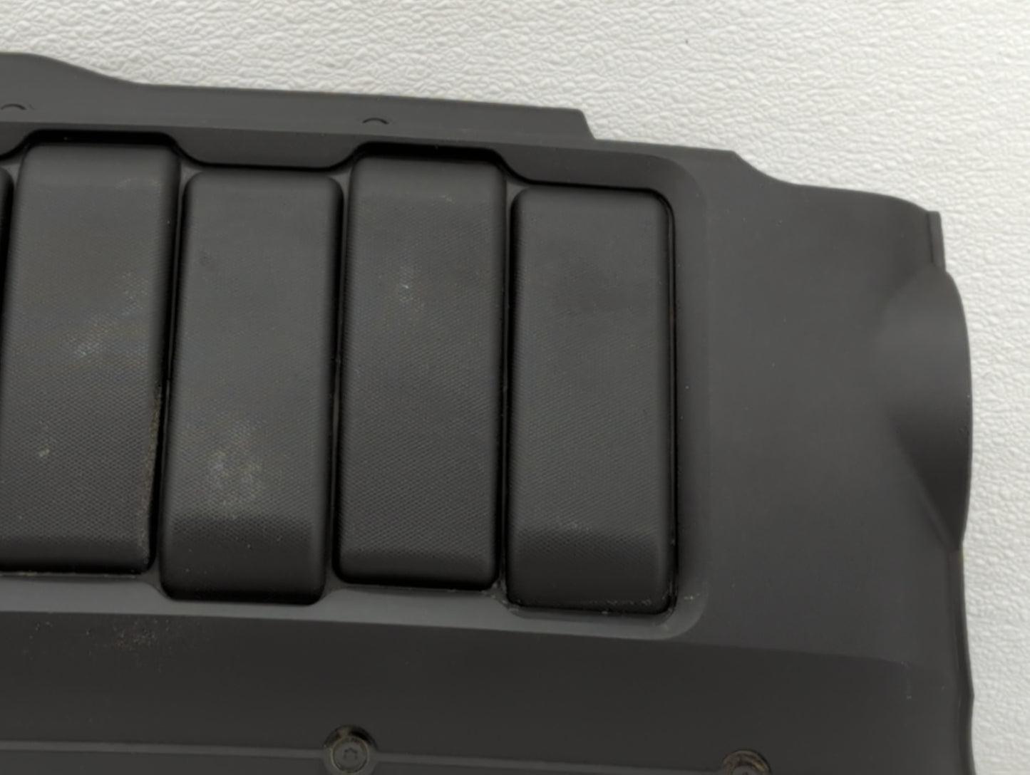2012 Buick Enclave Engine Cover - Oemusedautoparts1.com