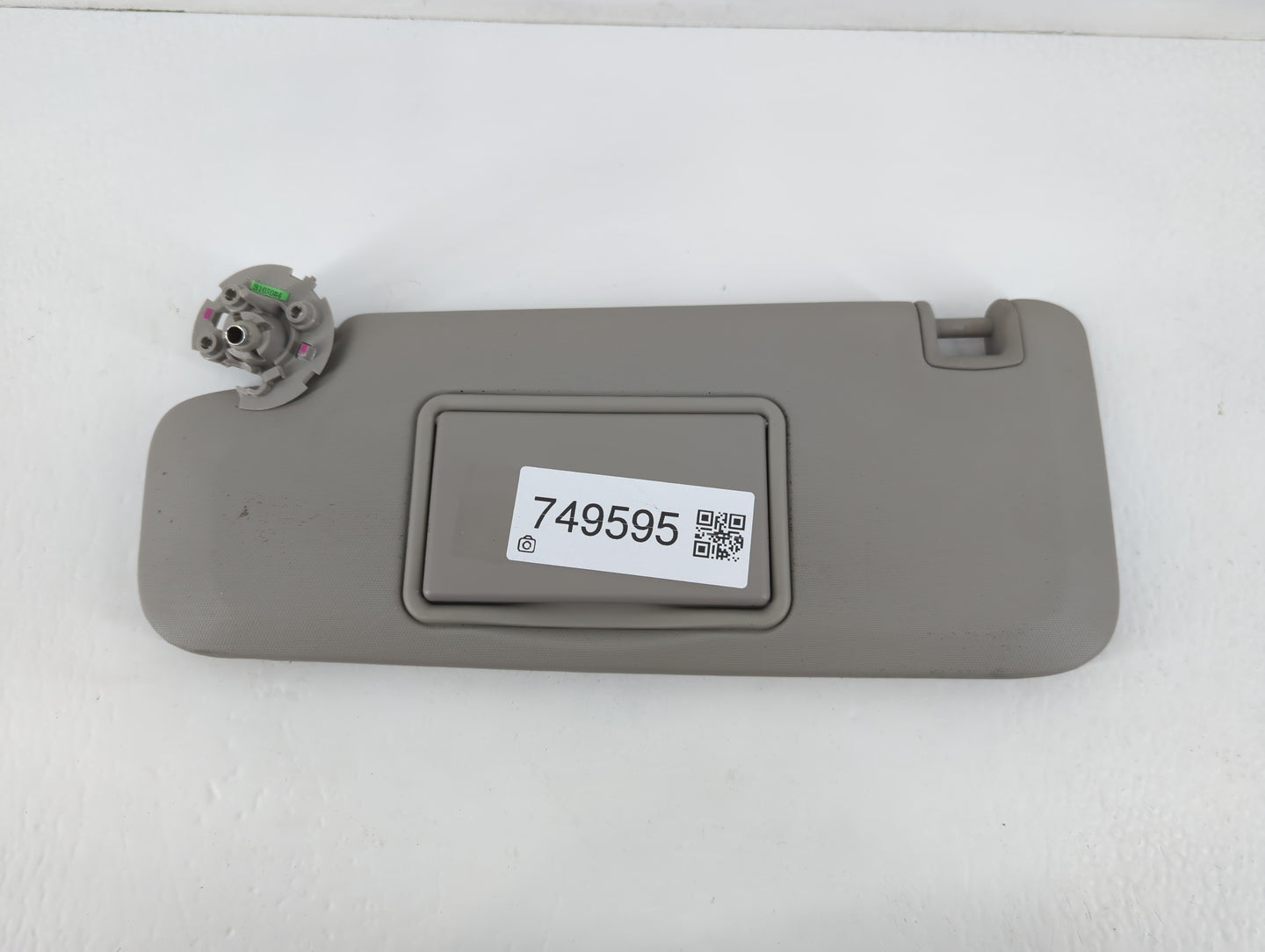 2011-2016 Chevrolet Cruze Sun Visor Shade Replacement Driver Left Mirror Fits Fits 2011 2012 2013 2014 2015 2016 OEM Used Auto Parts - Oemusedautoparts1.com