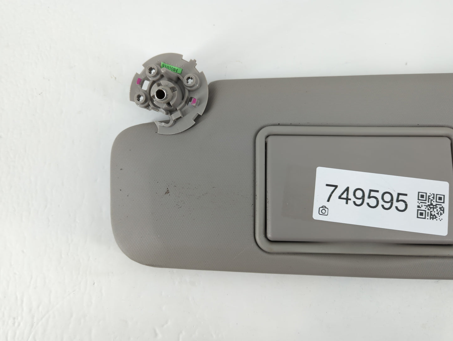 2011-2016 Chevrolet Cruze Sun Visor Shade Replacement Driver Left Mirror Fits Fits 2011 2012 2013 2014 2015 2016 OEM Used Auto Parts - Oemusedautoparts1.com