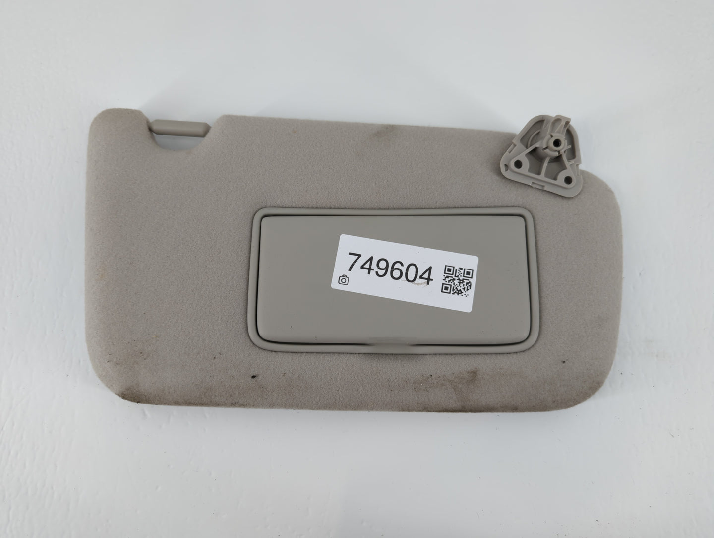 2013-2019 Nissan Sentra Sun Visor Shade Replacement Passenger Right Mirror Fits Fits 2012 2013 2014 2015 2016 2017 2018 2019 OEM Used Auto Parts - Oemusedautoparts1.com