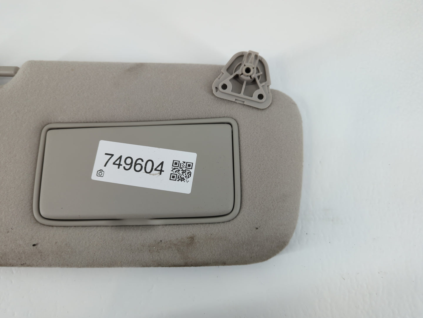 2013-2019 Nissan Sentra Sun Visor Shade Replacement Passenger Right Mirror Fits Fits 2012 2013 2014 2015 2016 2017 2018 2019 OEM Used Auto Parts - Oemusedautoparts1.com