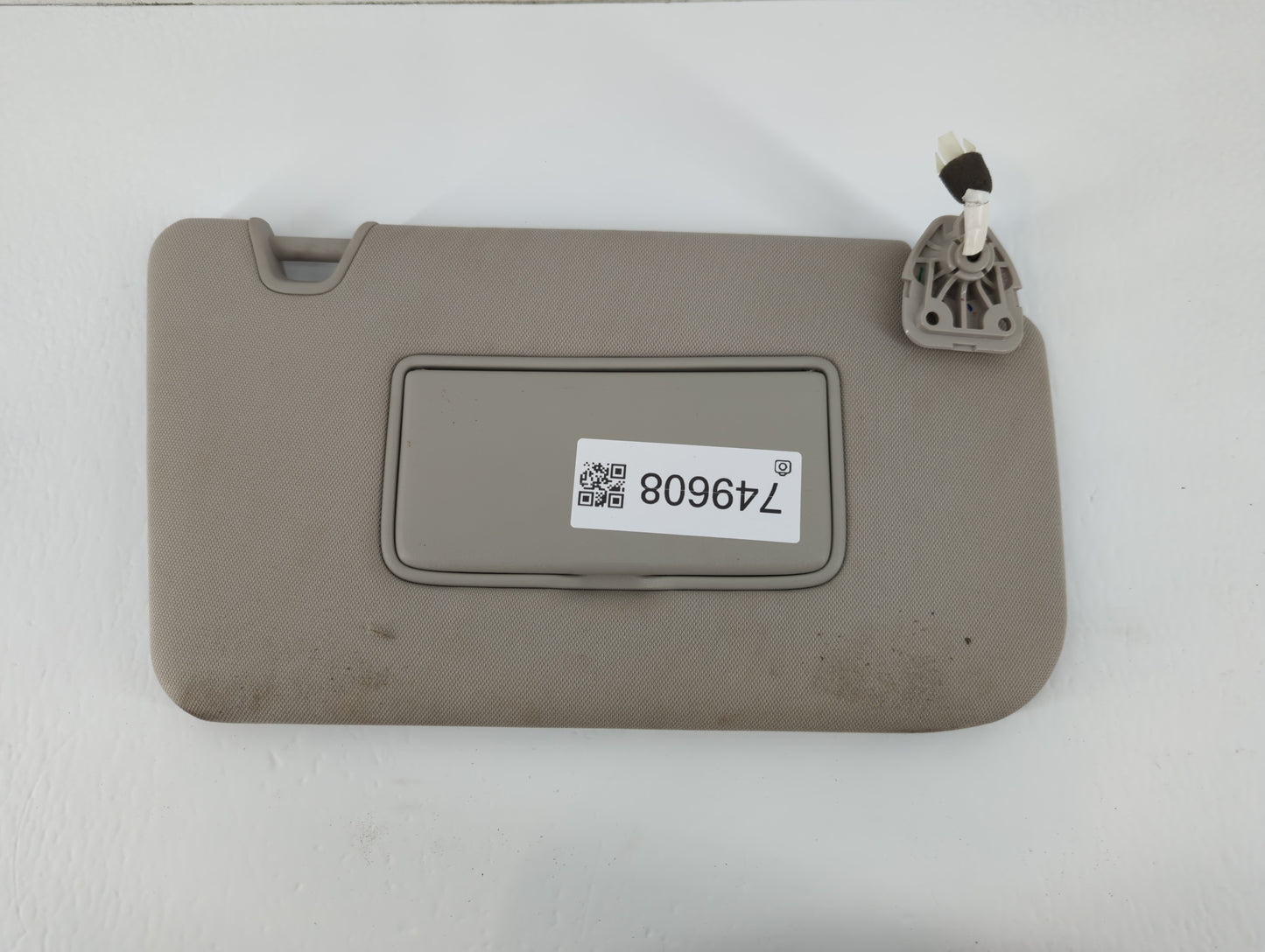 2014-2017 Nissan Rogue Sun Visor Shade Replacement Passenger Right Mirror Fits Fits 2014 2015 2016 2017 OEM Used Auto Parts - Oemusedautoparts1.com
