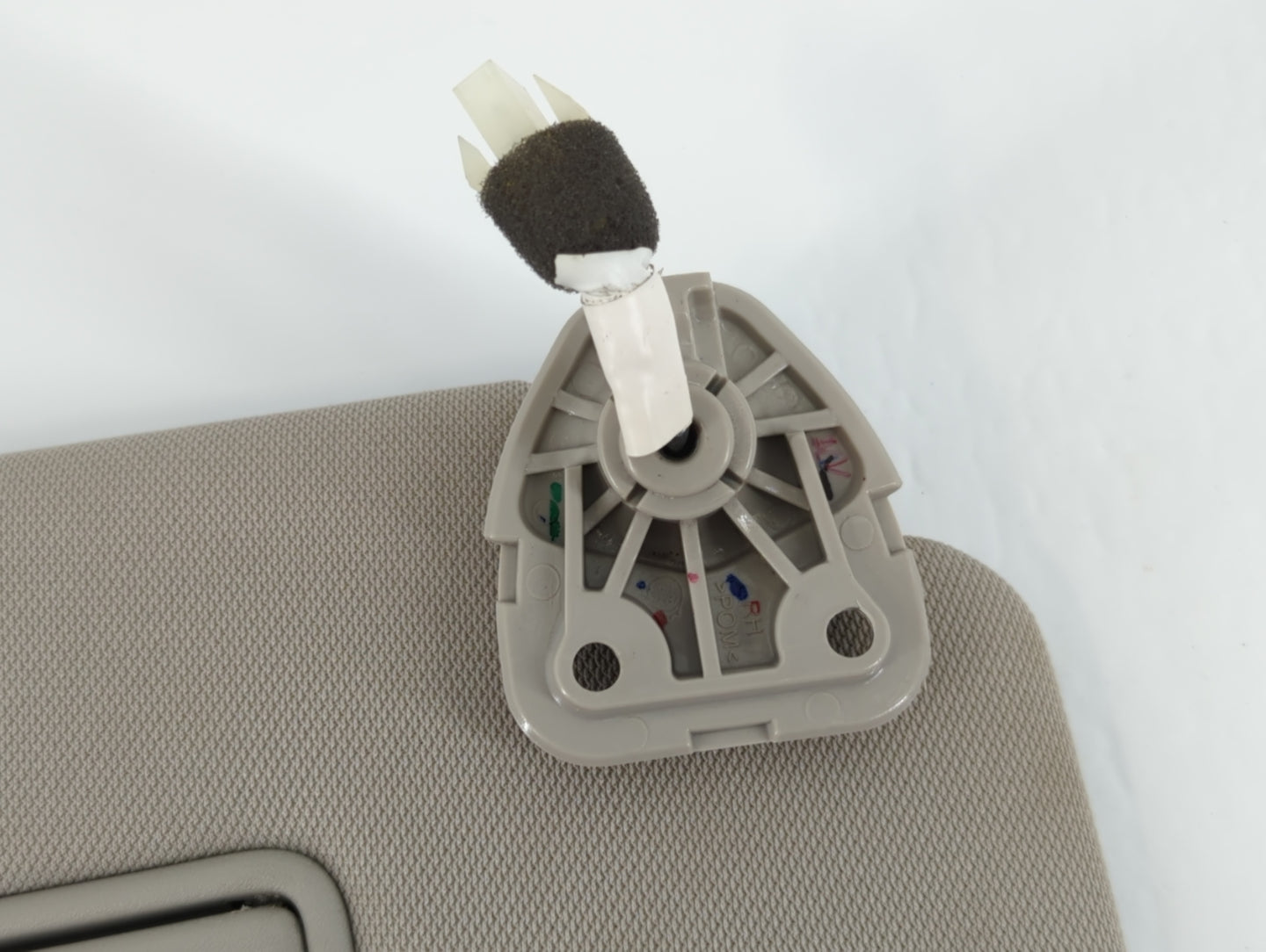 2014-2017 Nissan Rogue Sun Visor Shade Replacement Passenger Right Mirror Fits Fits 2014 2015 2016 2017 OEM Used Auto Parts - Oemusedautoparts1.com