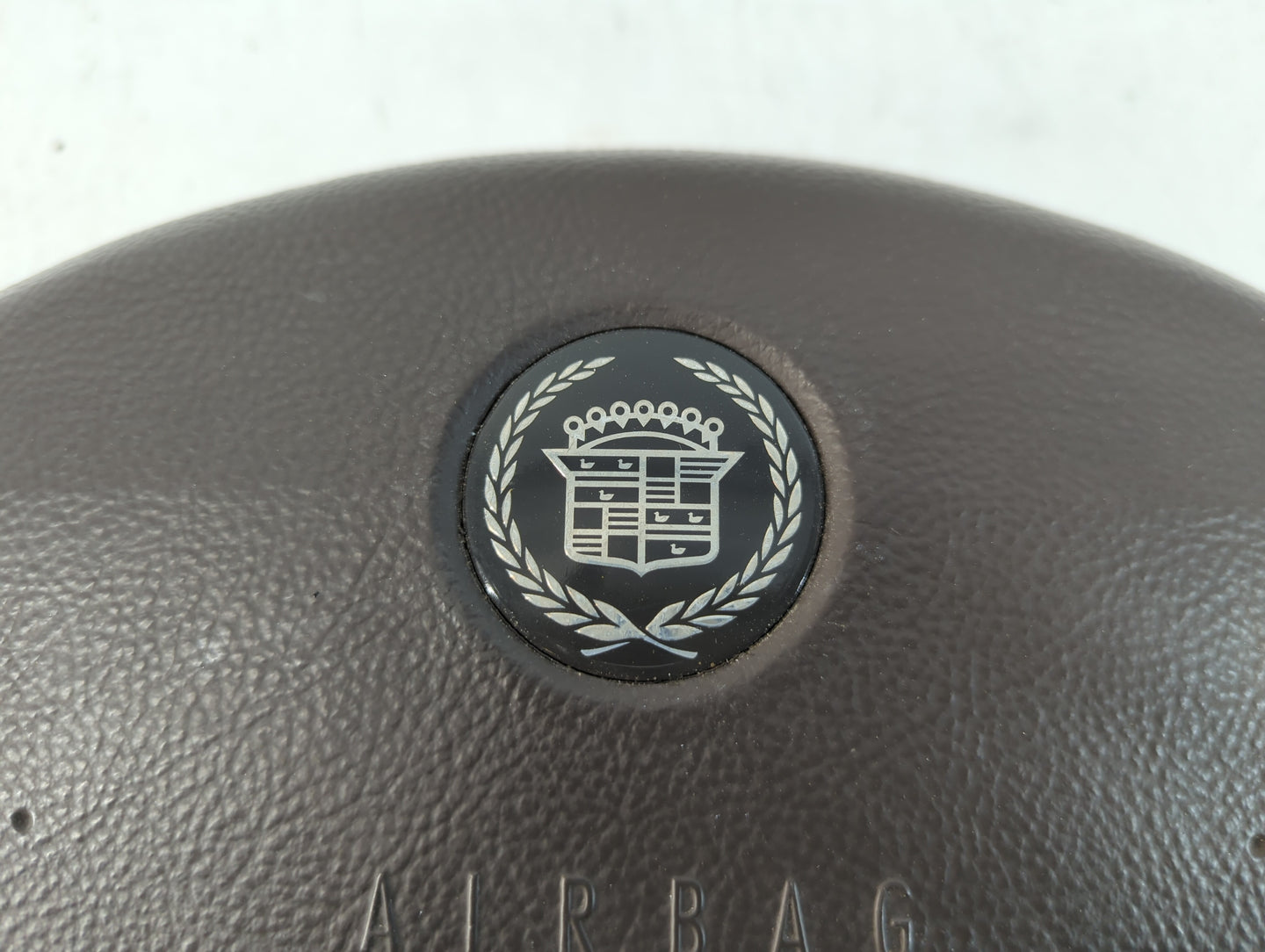 2000-2001 Cadillac Catera Air Bag Driver Left Steering Wheel Mounted P/N:091 046 77 Fits Fits 2000 2001 OEM Used Auto Parts - Oemusedautoparts1.com