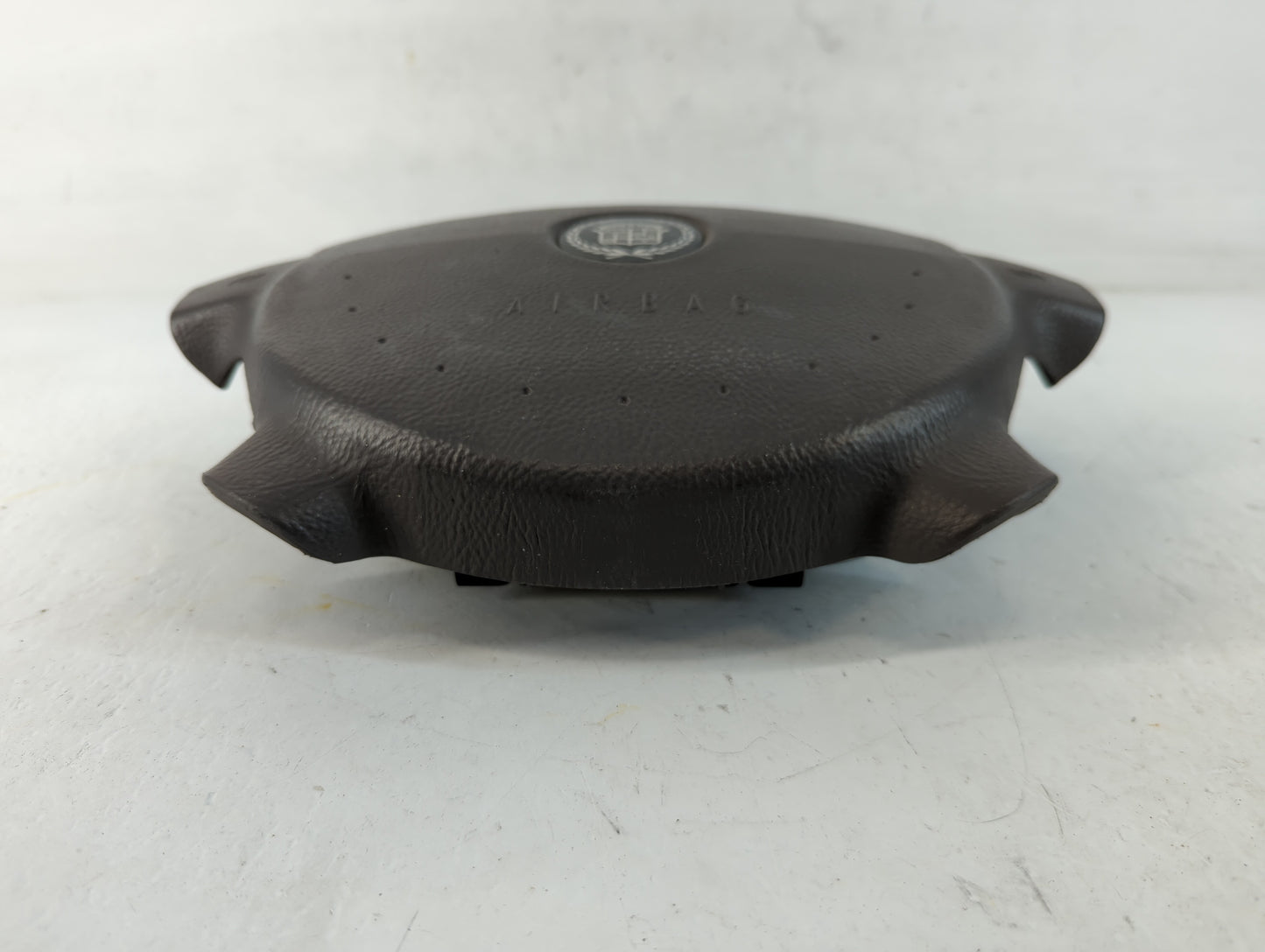 2000-2001 Cadillac Catera Air Bag Driver Left Steering Wheel Mounted P/N:091 046 77 Fits Fits 2000 2001 OEM Used Auto Parts - Oemusedautoparts1.com