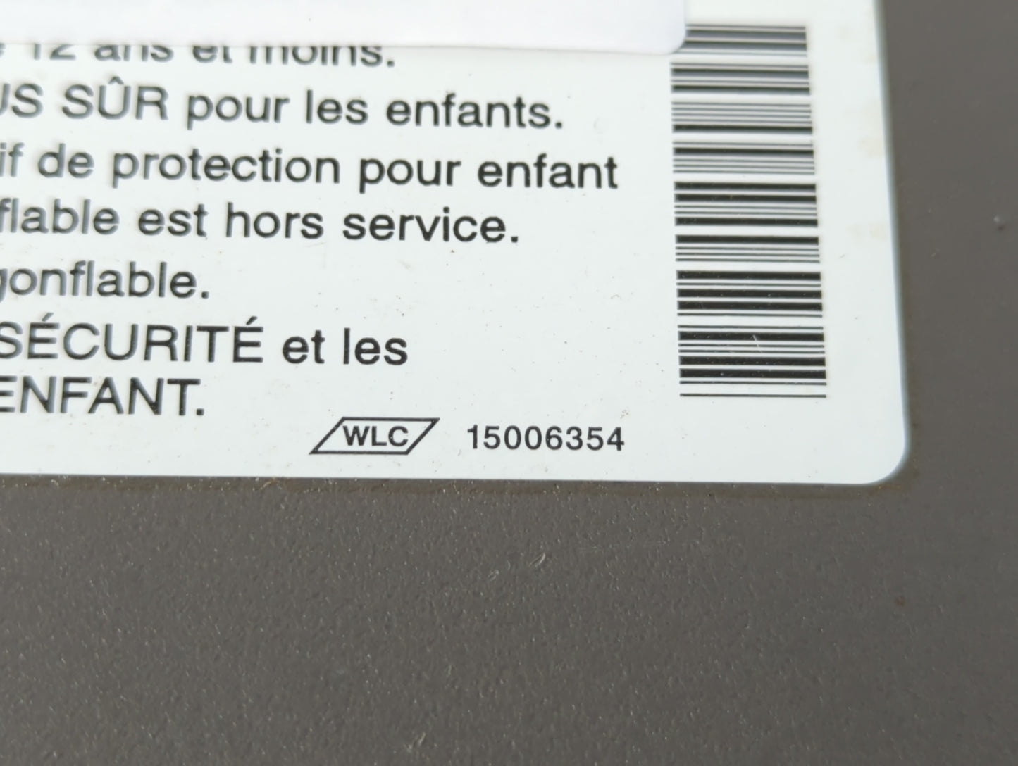 2000-2002 Chevrolet Silverado 1500 Sun Visor Shade Replacement Driver Left Mirror Fits Fits 2000 2001 2002 OEM Used Auto Parts - Oemusedautoparts1.com