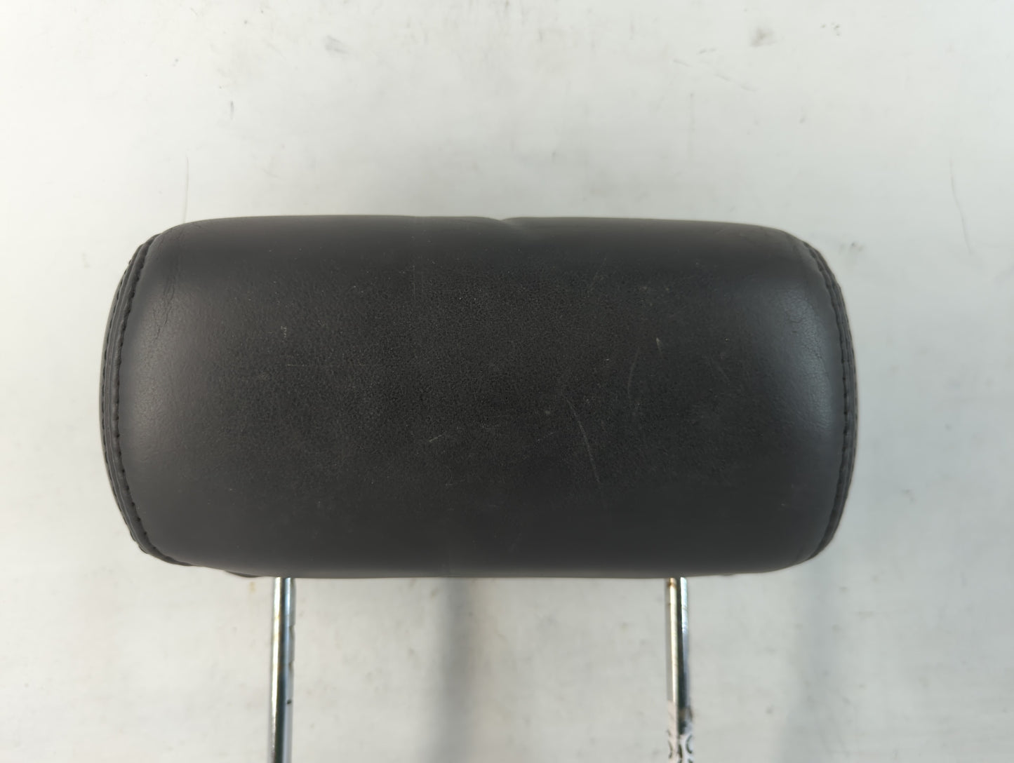 2007-2008 Cadillac Escalade Esv Headrest Head Rest Rear Center Seat Fits Fits 2007 2008 OEM Used Auto Parts - Oemusedautoparts1.com