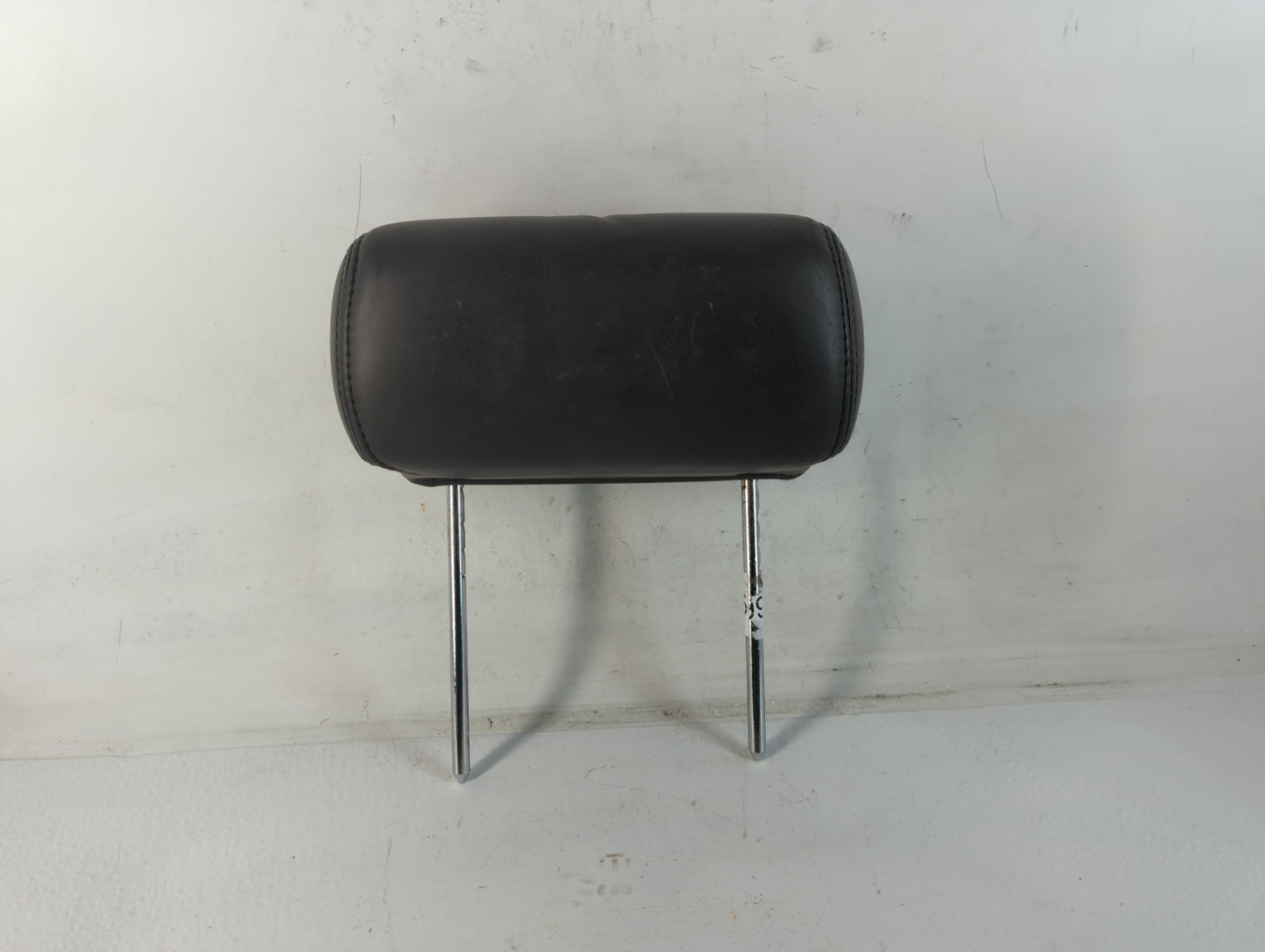 2007-2008 Cadillac Escalade Esv Headrest Head Rest Rear Center Seat Fits Fits 2007 2008 OEM Used Auto Parts - Oemusedautoparts1.com