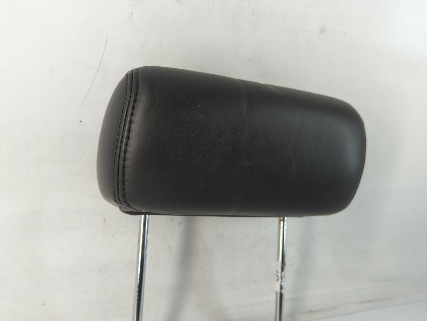 2007-2008 Cadillac Escalade Esv Headrest Head Rest Rear Center Seat Fits Fits 2007 2008 OEM Used Auto Parts - Oemusedautoparts1.com