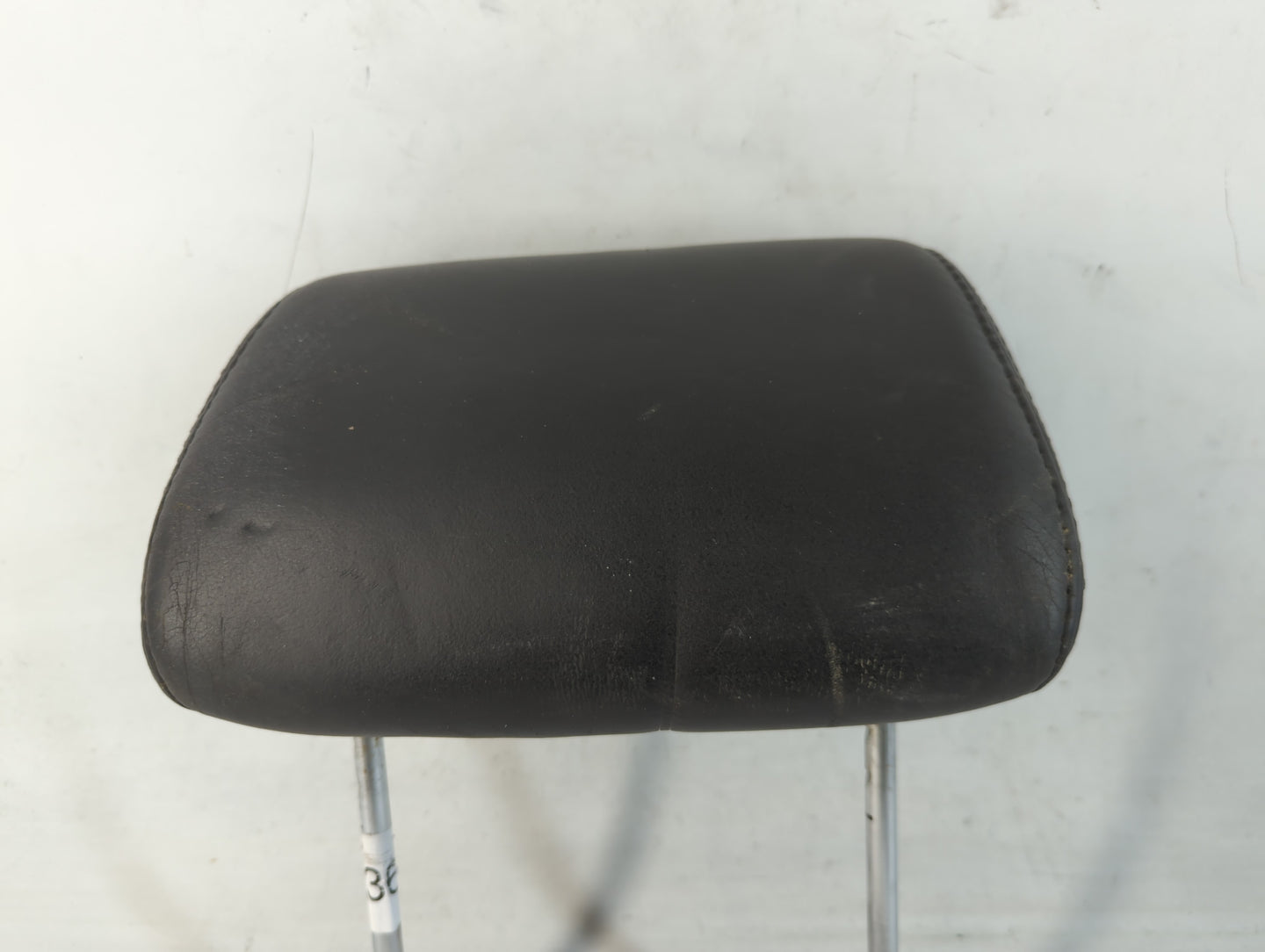2007-2008 Cadillac Escalade Esv Headrest Head Rest Rear Center Seat Fits Fits 2007 2008 OEM Used Auto Parts - Oemusedautoparts1.com