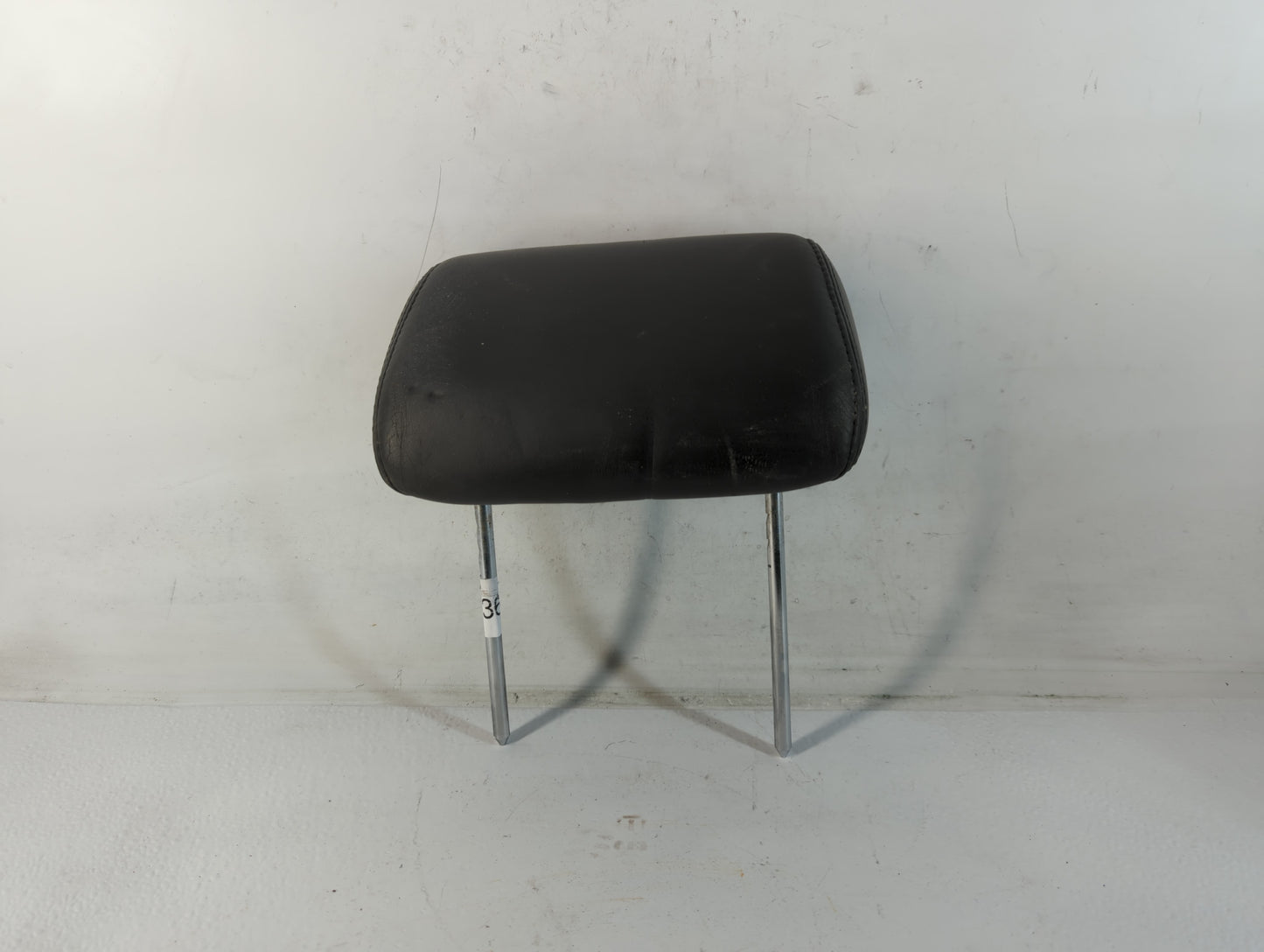 2007-2008 Cadillac Escalade Esv Headrest Head Rest Rear Center Seat Fits Fits 2007 2008 OEM Used Auto Parts - Oemusedautoparts1.com