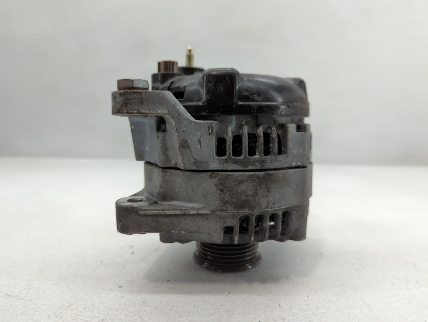 2019-2020 Hyundai Santa Fe Alternator Replacement Generator Charging Assembly Engine OEM P/N:TN104211-8790 37300-2G061 Fits OEM Used Auto Parts - Oemusedautoparts1.com