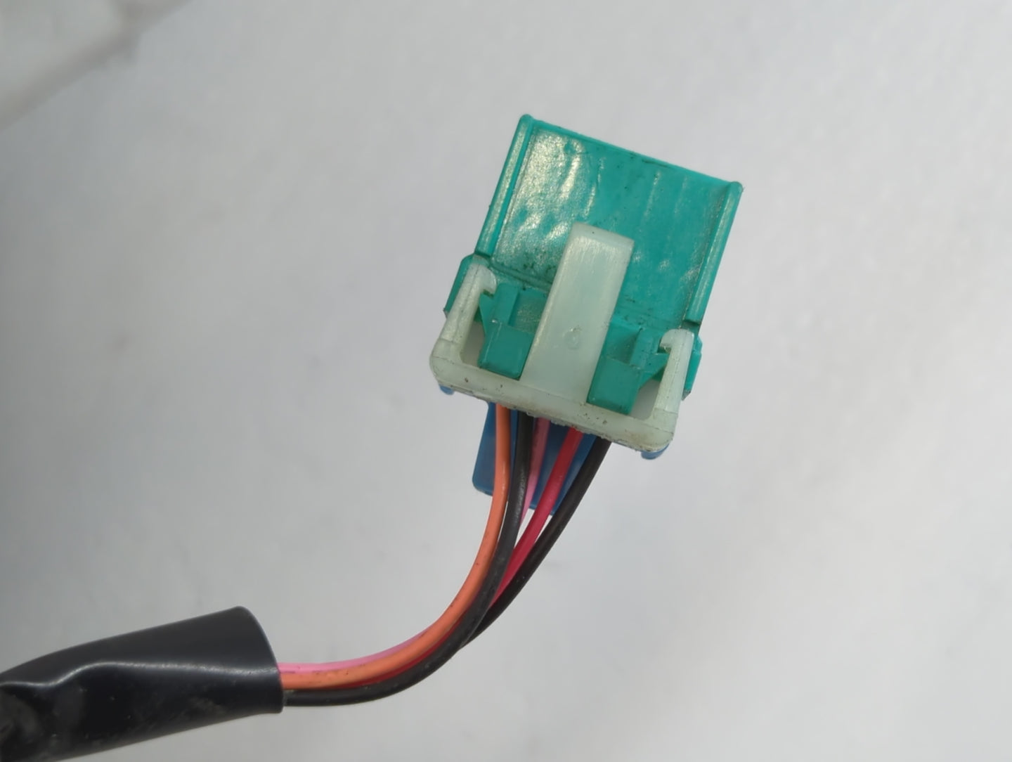 2003-2009 Gmc Envoy Passenger Right Side View Manual Door Mirror Black - Oemusedautoparts1.com