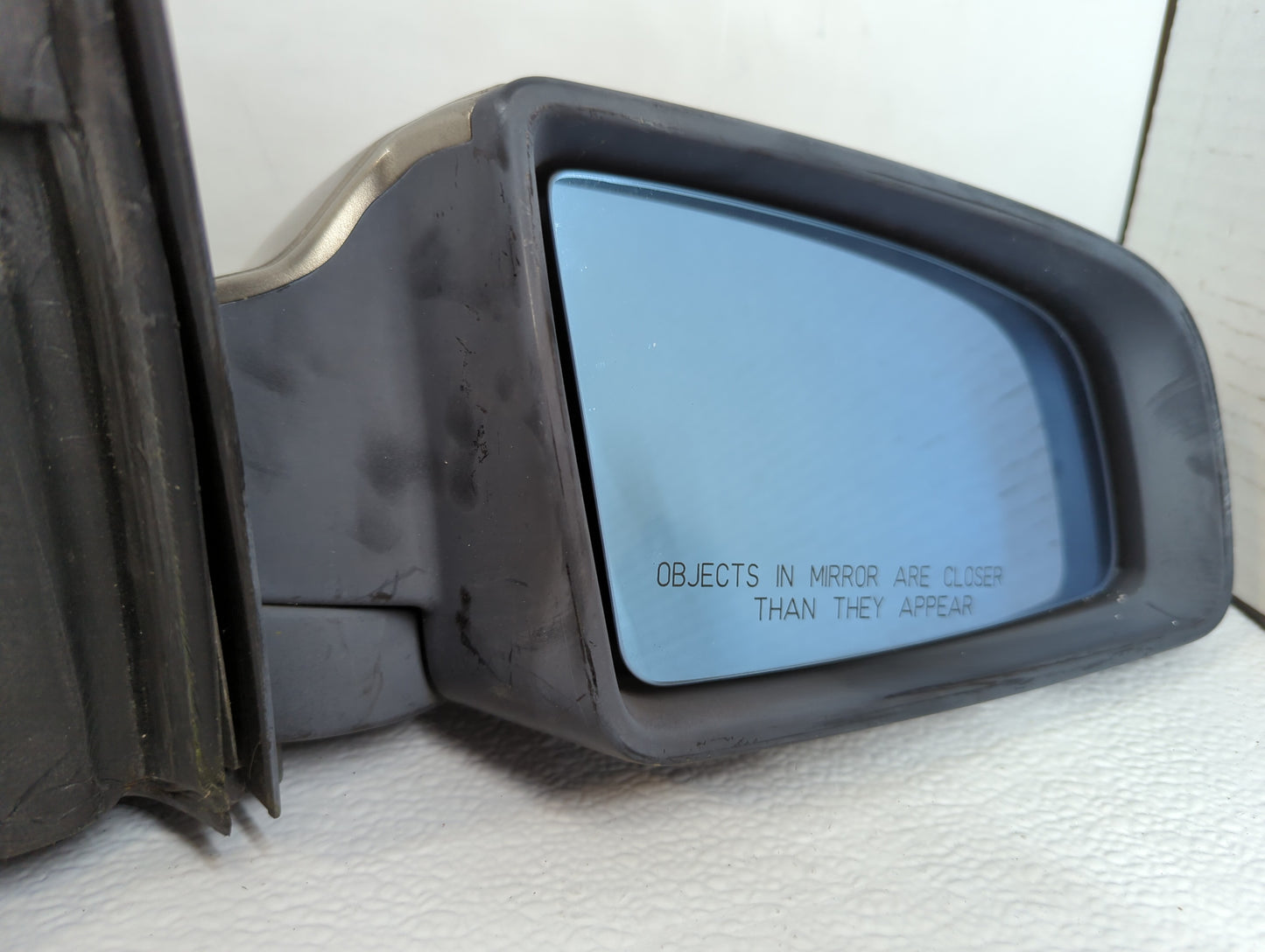 2000-2001 Cadillac Catera Side Mirror Replacement Passenger Right View Door Mirror P/N:80196 SP4 Fits Fits 2000 2001 OEM Used Auto Parts - Oemusedautoparts1.com