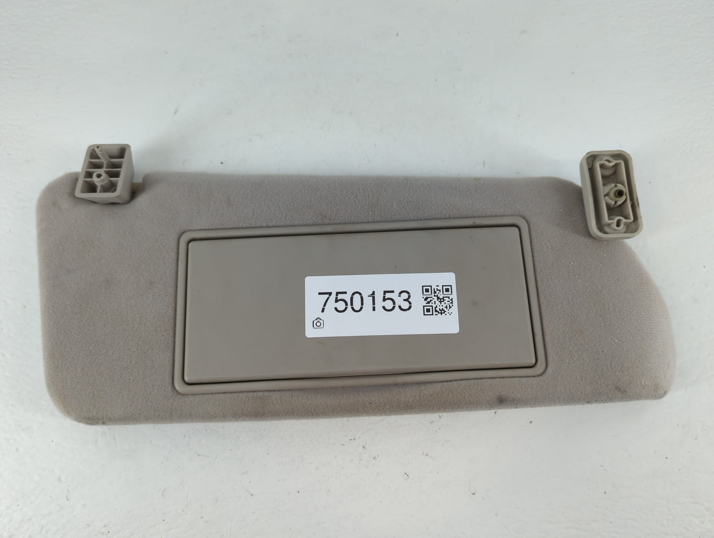 2000-2001 Cadillac Catera Sun Visor Shade Replacement Passenger Right Mirror Fits Fits 2000 2001 OEM Used Auto Parts - Oemusedautoparts1.com
