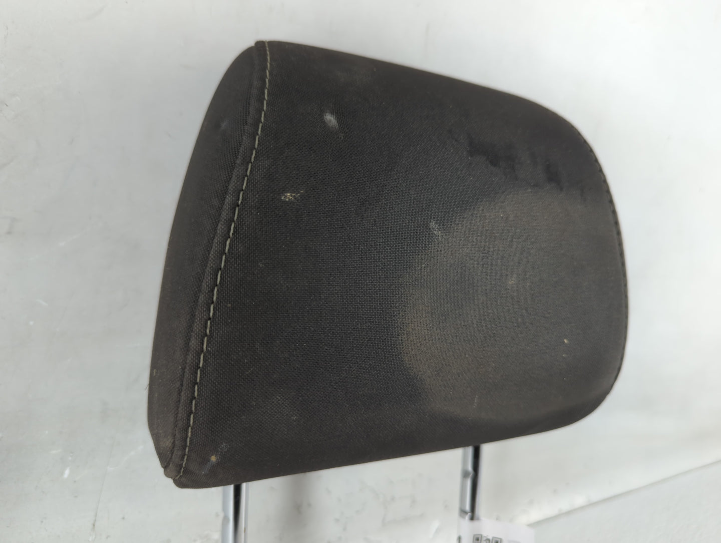 2015-2018 Ford Focus Headrest Head Rest Front Driver Passenger Seat Fits Fits 2015 2016 2017 2018 OEM Used Auto Parts - Oemusedautoparts1.com