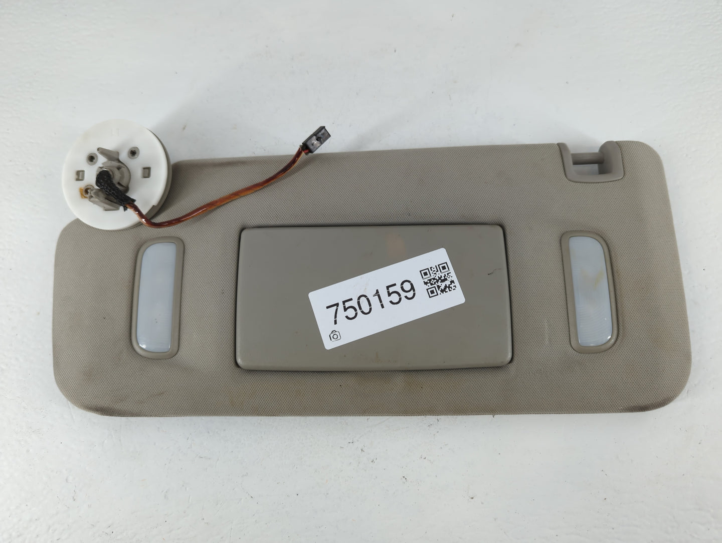 2008 Saturn Outlook Sun Visor Shade Replacement Driver Left Mirror Fits OEM Used Auto Parts - Oemusedautoparts1.com