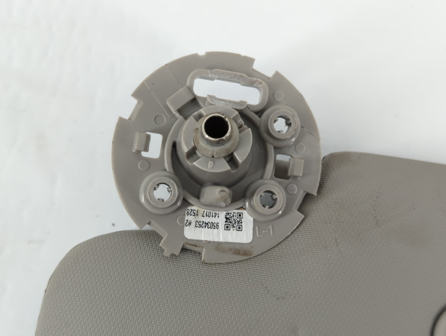 2011-2016 Chevrolet Cruze Sun Visor Shade Replacement Driver Left Mirror Fits Fits 2011 2012 2013 2014 2015 2016 OEM Used Auto Parts - Oemusedautoparts1.com