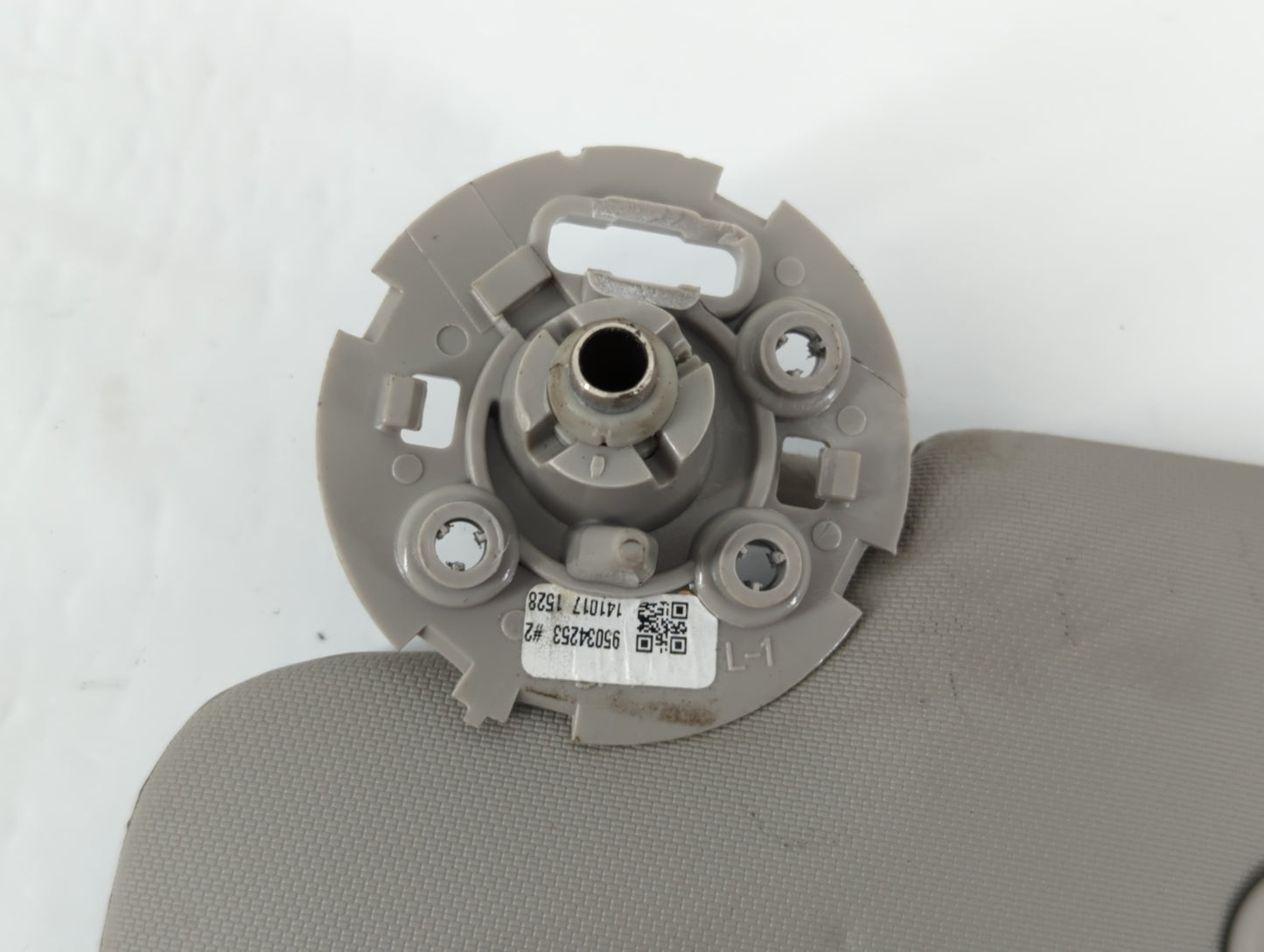 2011-2016 Chevrolet Cruze Sun Visor Shade Replacement Driver Left Mirror Fits Fits 2011 2012 2013 2014 2015 2016 OEM Used Auto Parts - Oemusedautoparts1.com