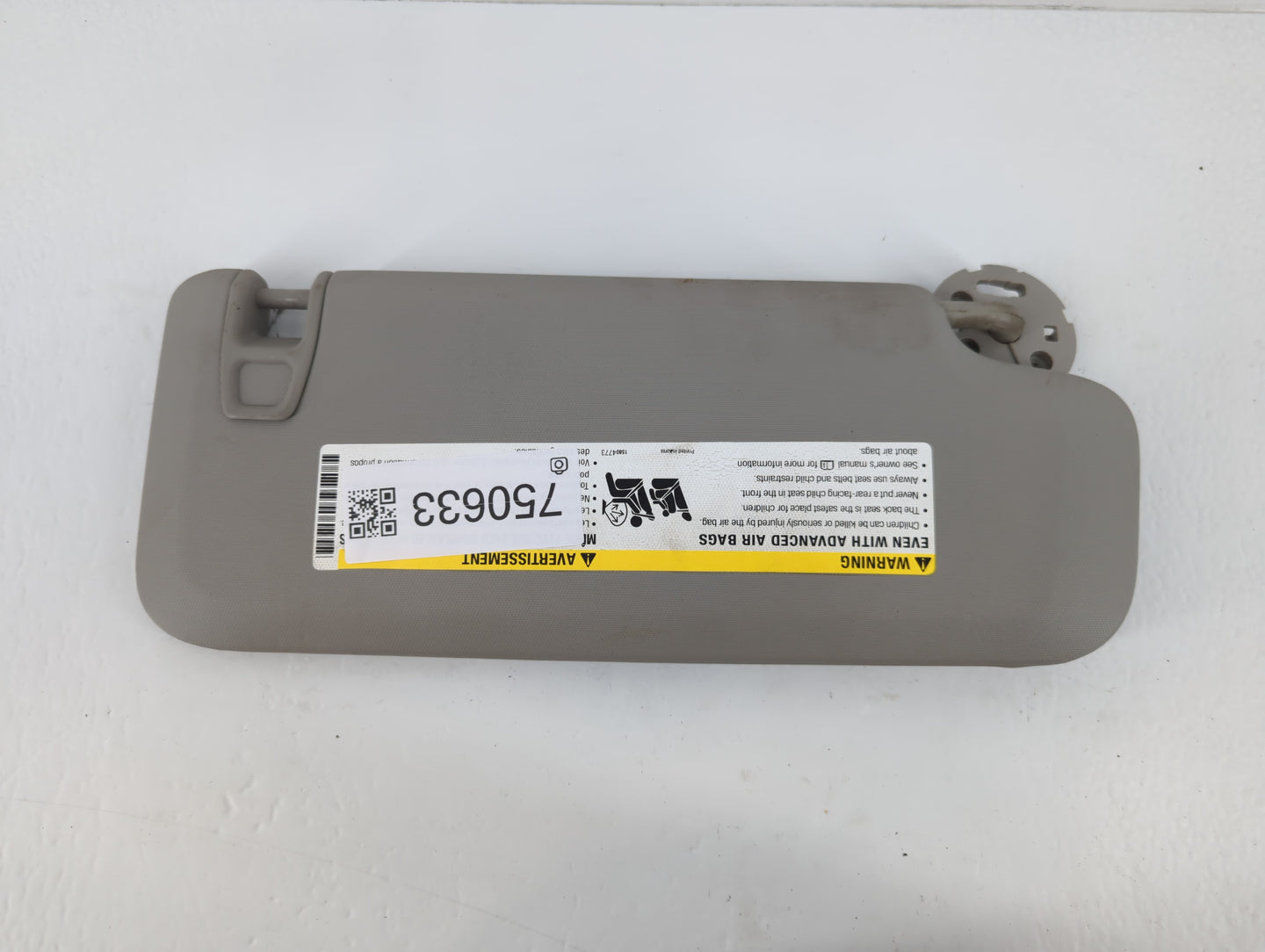 2011-2016 Chevrolet Cruze Sun Visor Shade Replacement Driver Left Mirror Fits Fits 2011 2012 2013 2014 2015 2016 OEM Used Auto Parts - Oemusedautoparts1.com